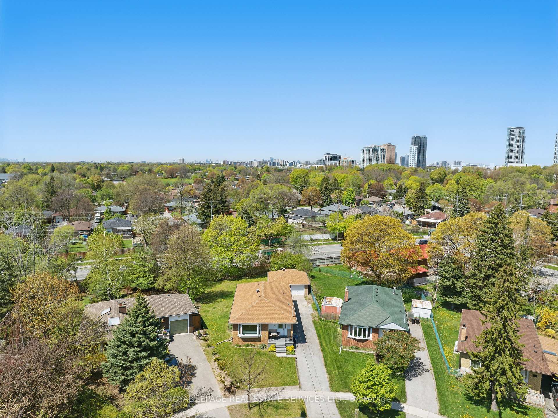 Photo 31 of 16 Denver Place, Scarborough, Woburn — HOMEH