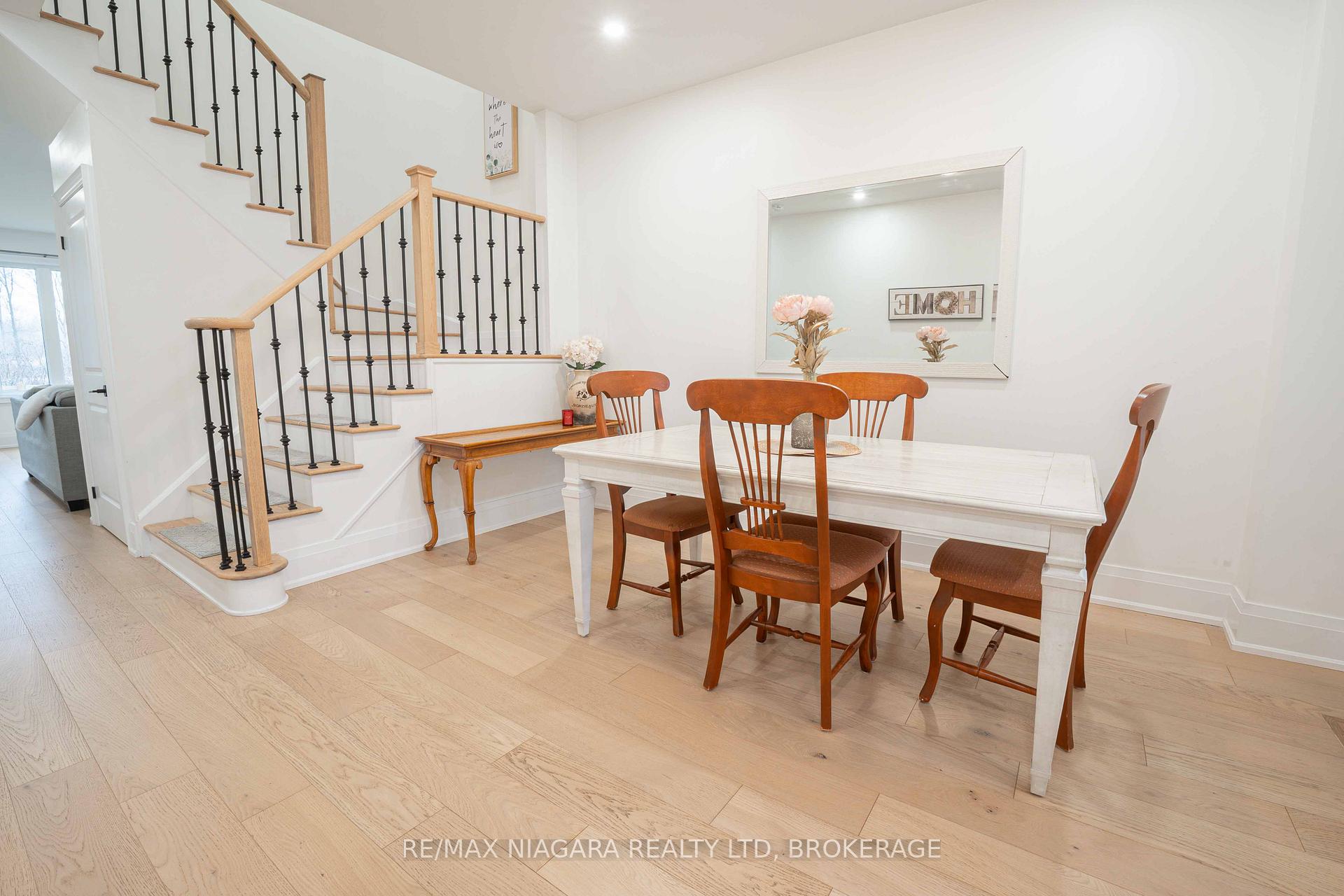 Photo 3 of 184 Esther Crescent, Thorold, Hurricane/Merrittville — HOMEH