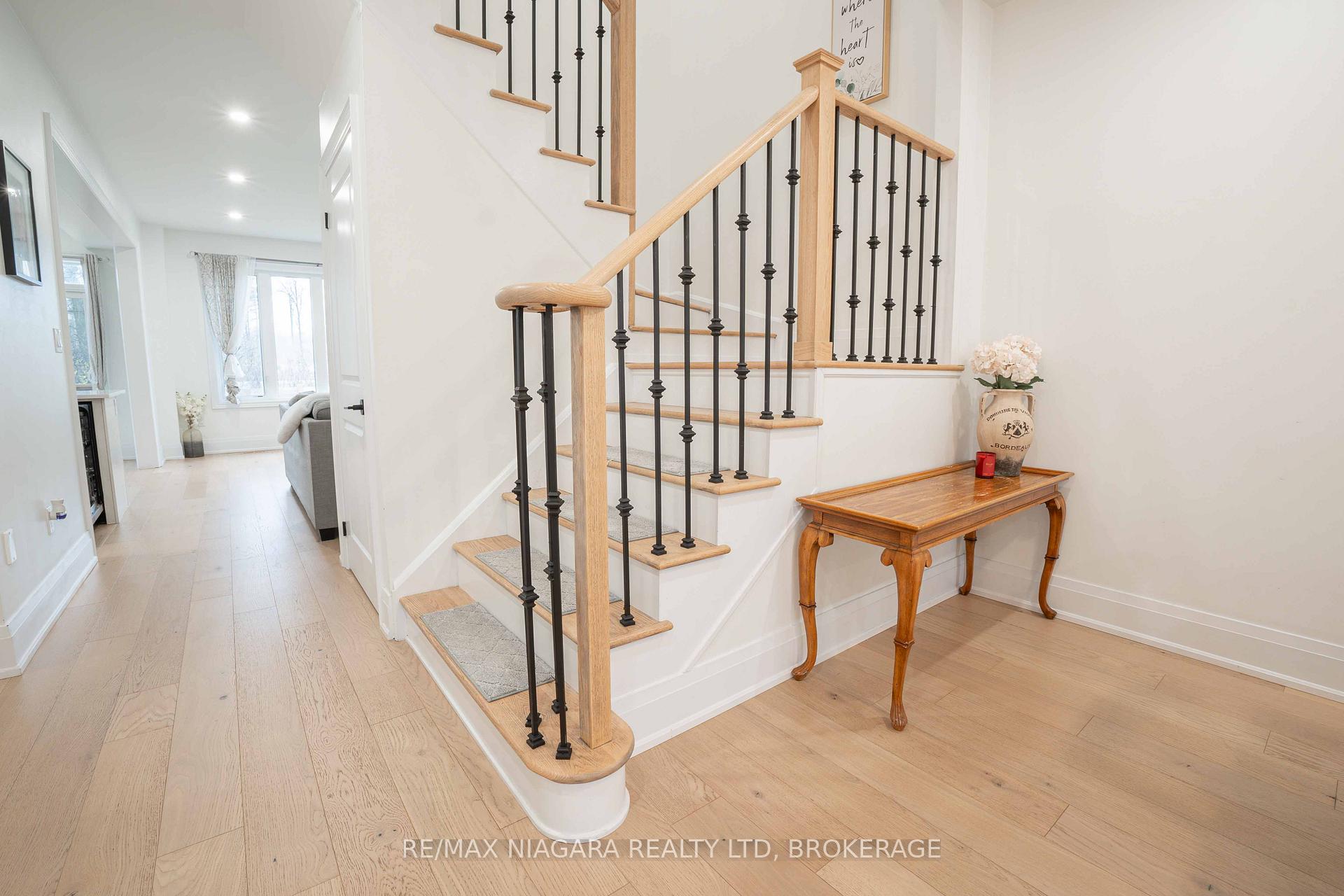 Photo 6 of 184 Esther Crescent, Thorold, Hurricane/Merrittville — HOMEH