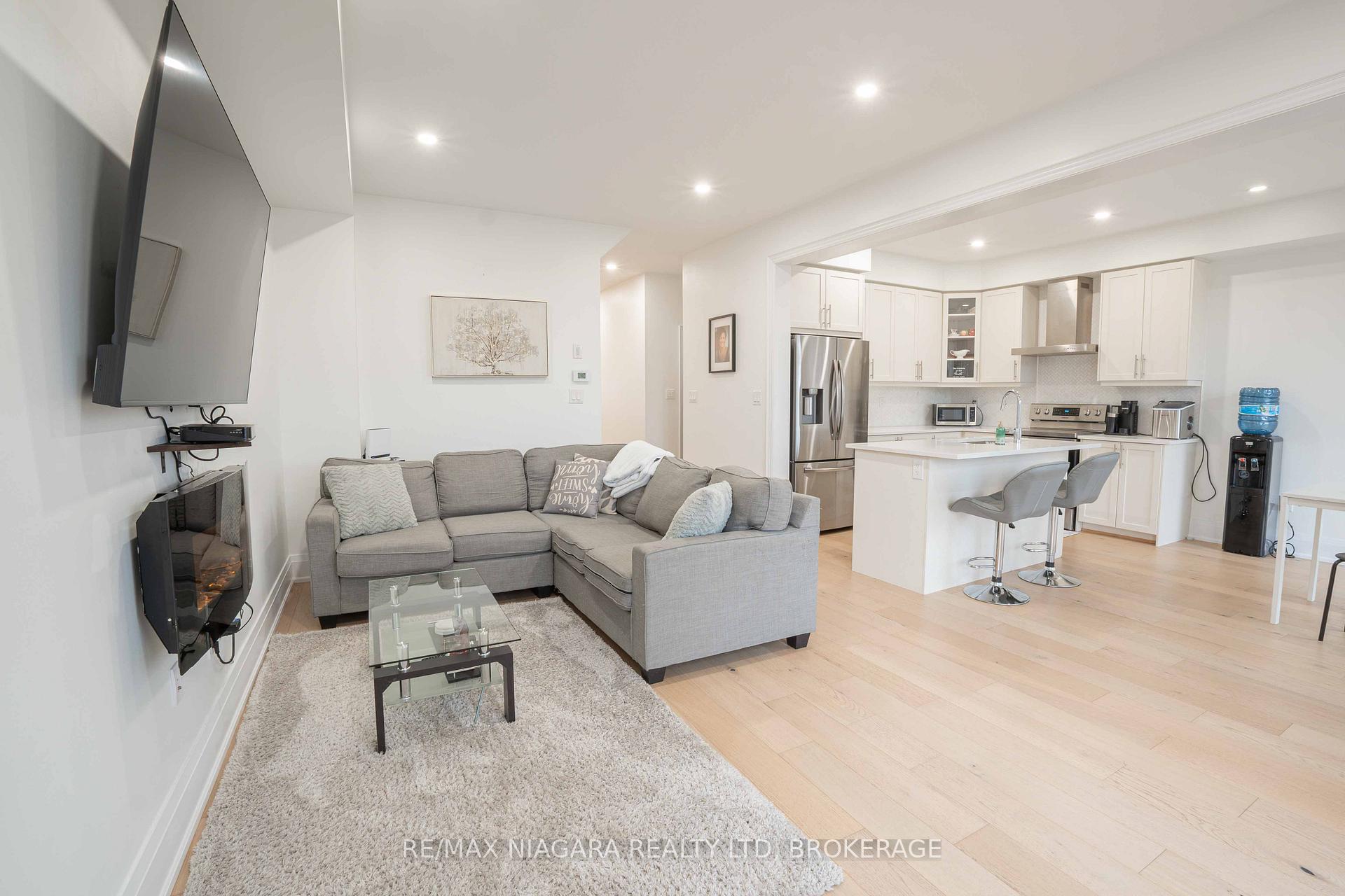 Photo 12 of 184 Esther Crescent, Thorold, Hurricane/Merrittville — HOMEH