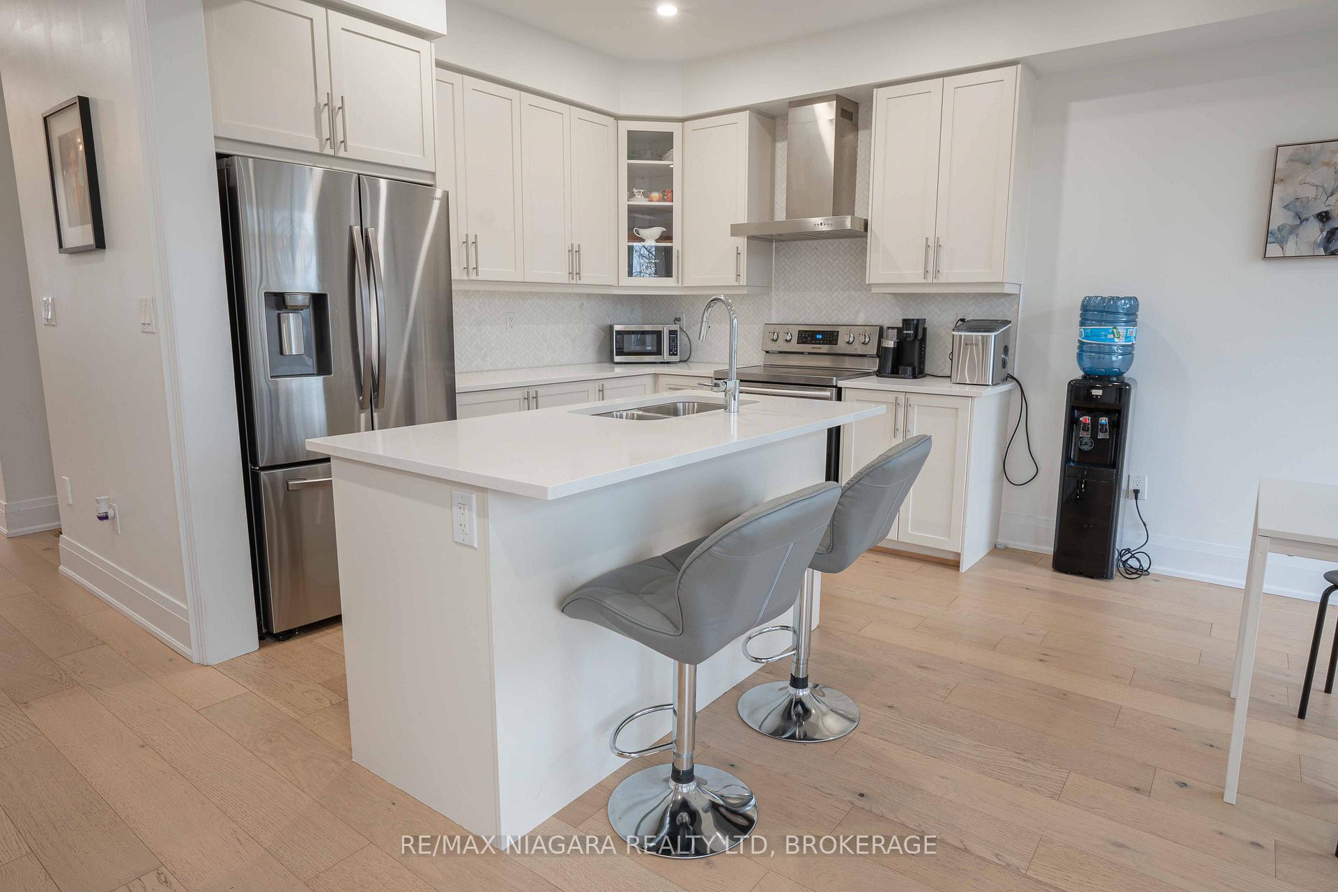 Photo 14 of 184 Esther Crescent, Thorold, Hurricane/Merrittville — HOMEH
