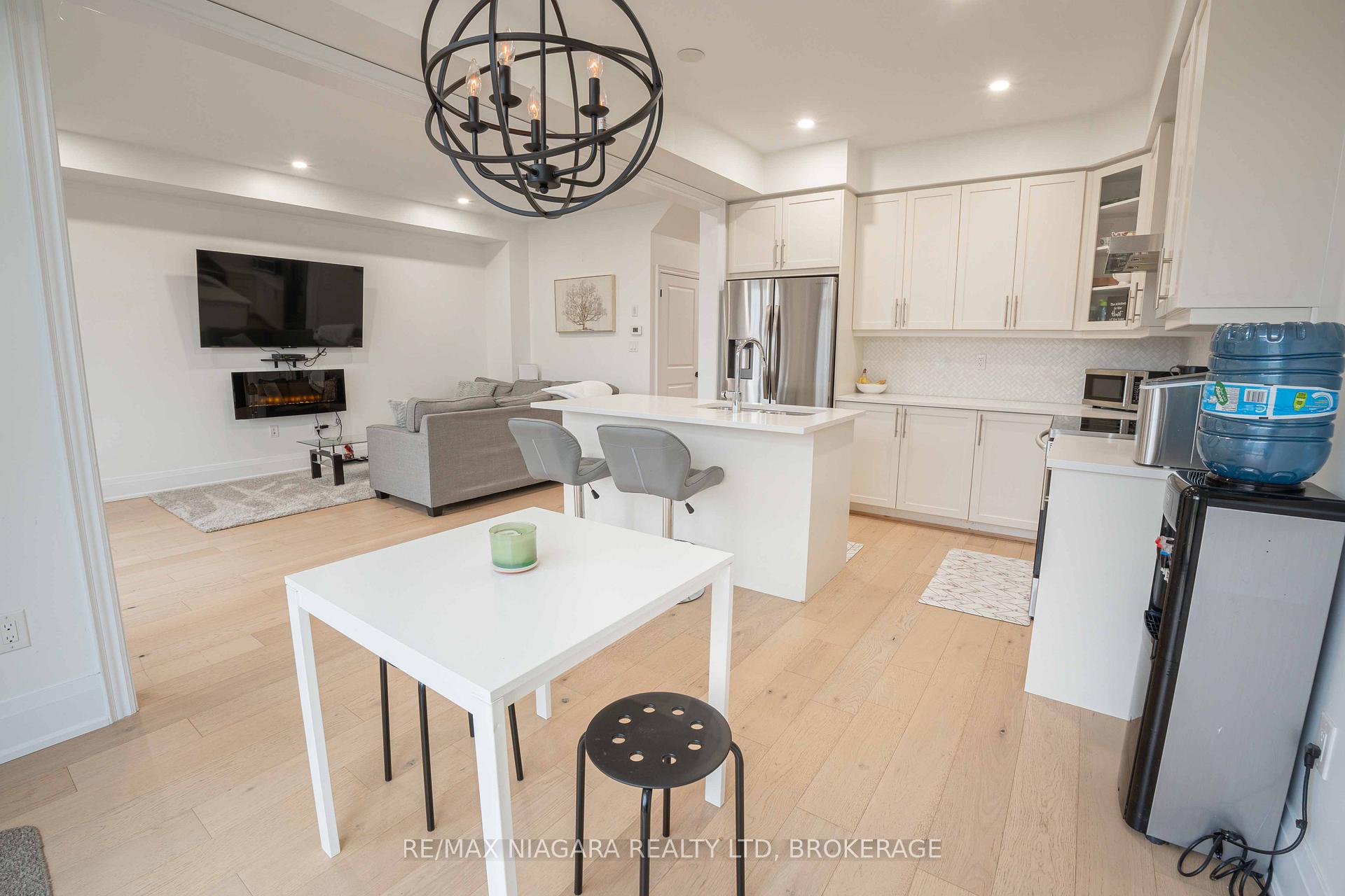 Photo 17 of 184 Esther Crescent, Thorold, Hurricane/Merrittville — HOMEH