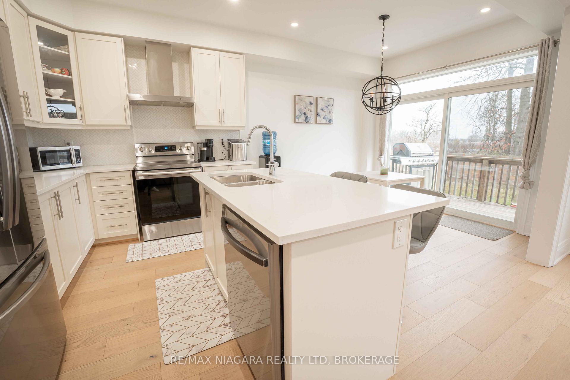 Photo 20 of 184 Esther Crescent, Thorold, Hurricane/Merrittville — HOMEH