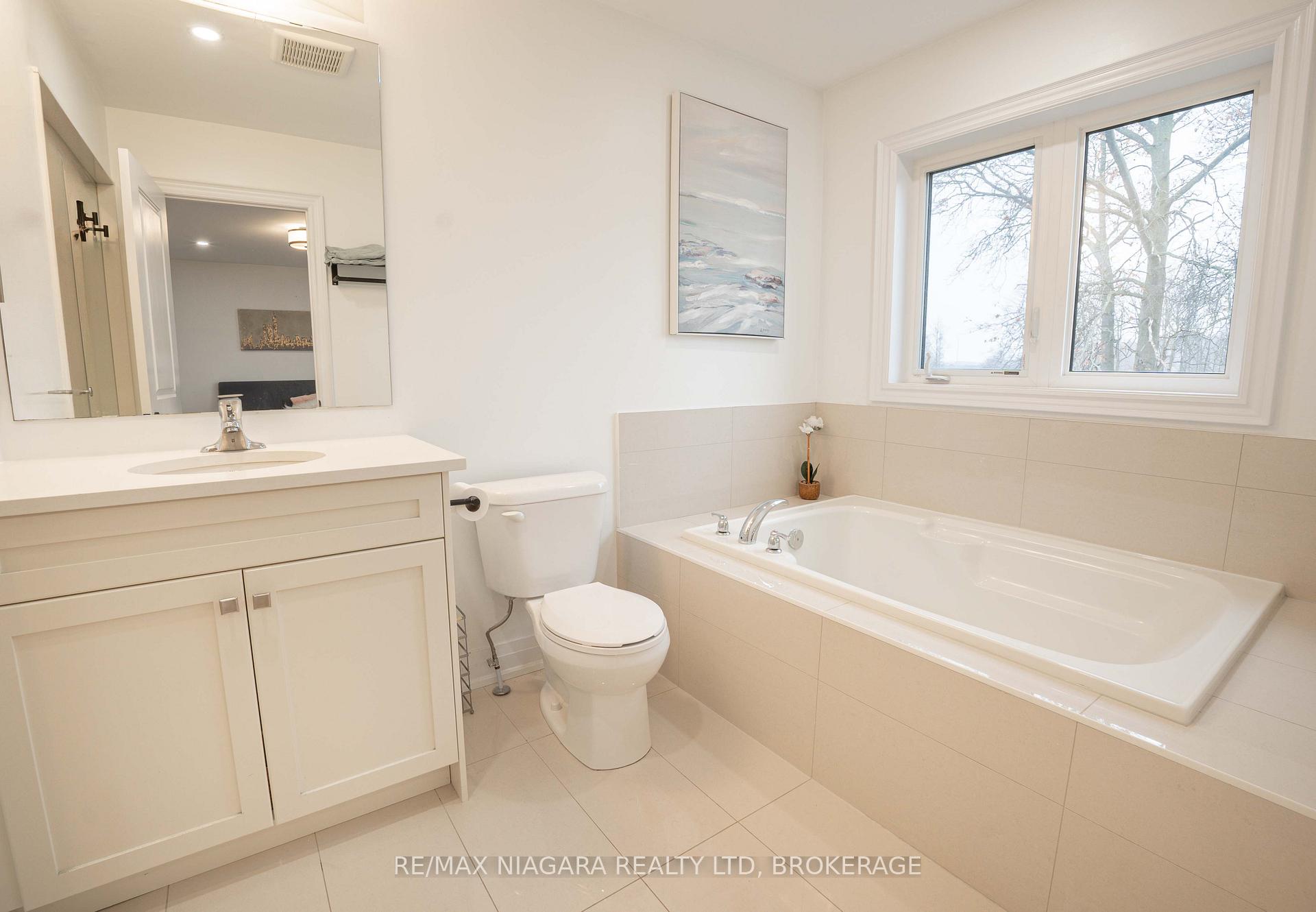 Photo 27 of 184 Esther Crescent, Thorold, Hurricane/Merrittville — HOMEH