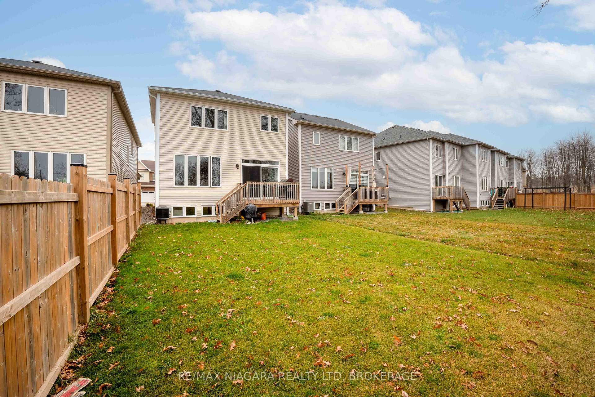Photo 40 of 184 Esther Crescent, Thorold, Hurricane/Merrittville — HOMEH