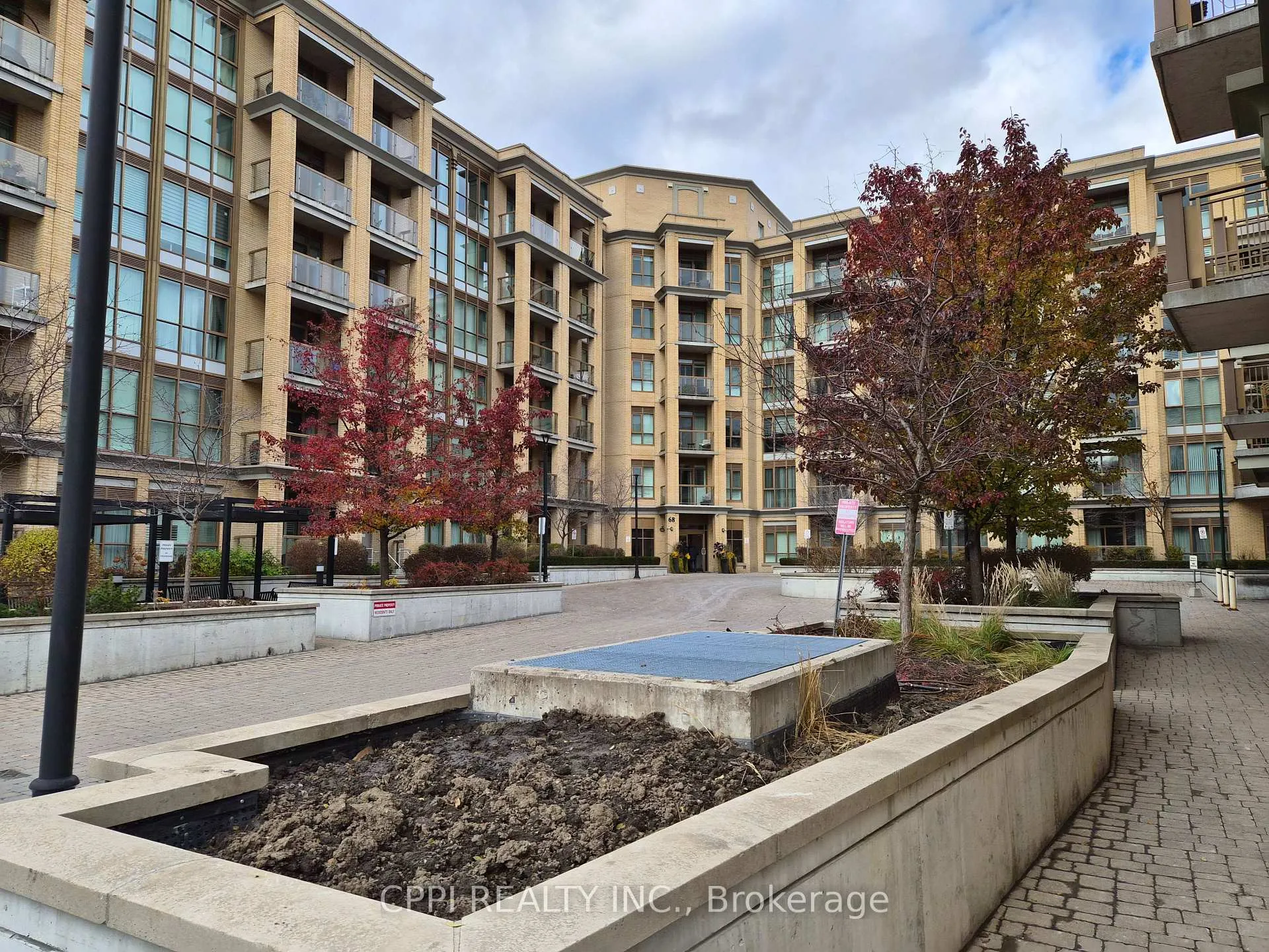 Photo 2 of Unit 329, 68 Main Street N, Markham, Old Markham Village — HOMEH