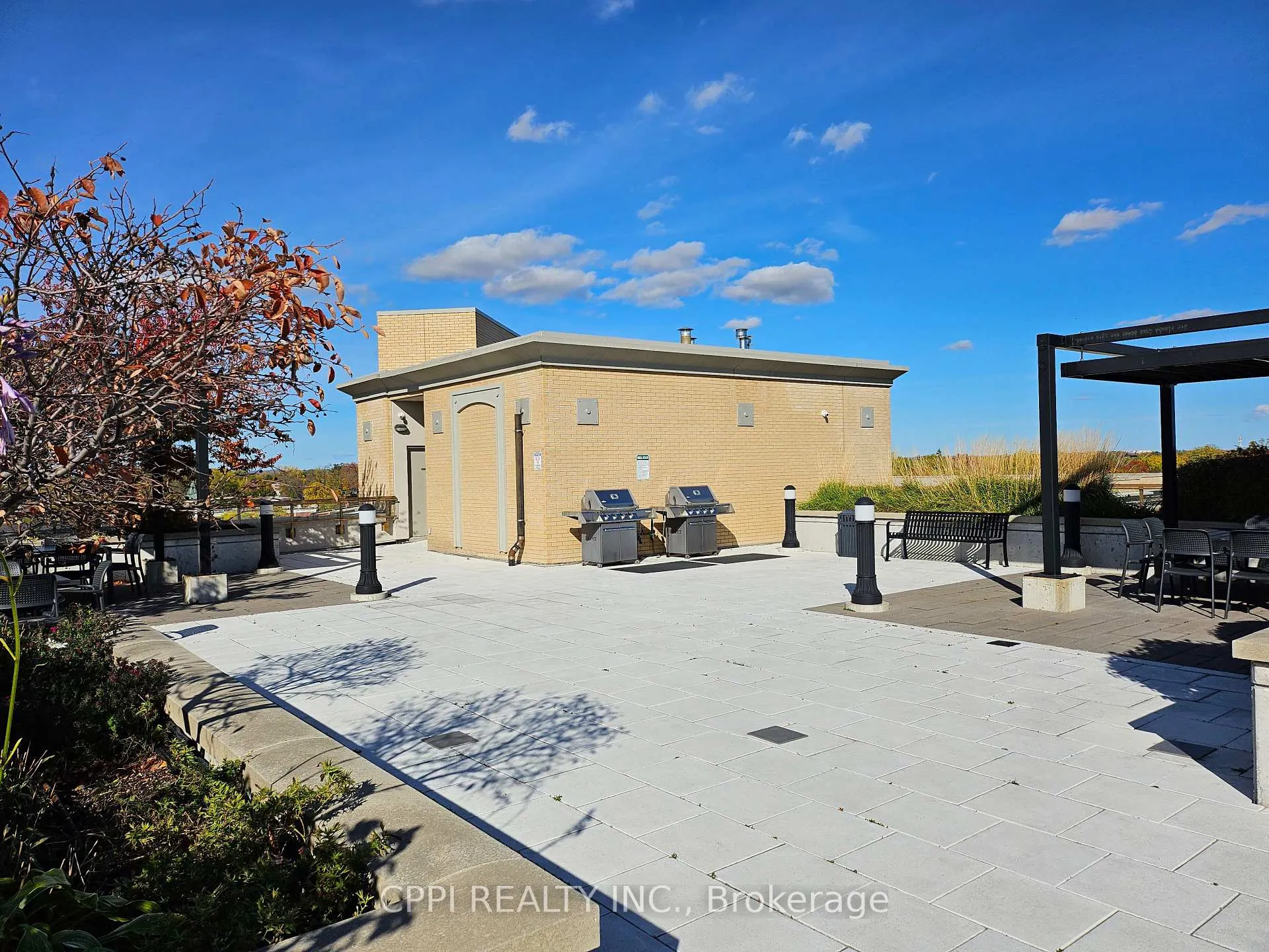 Photo 13 of Unit 329, 68 Main Street N, Markham, Old Markham Village — HOMEH
