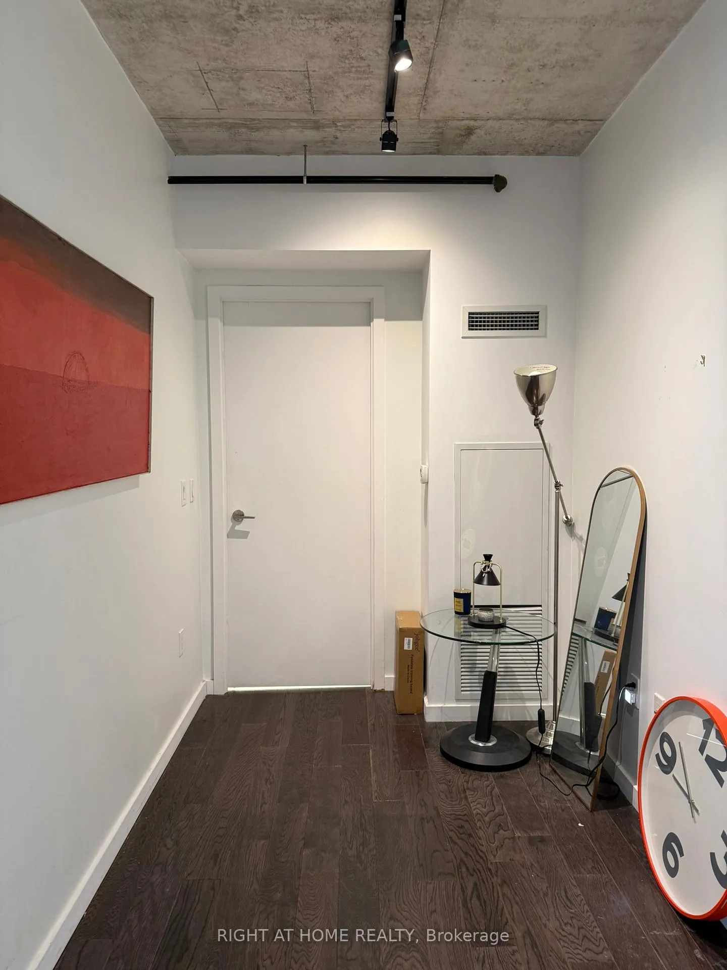 Photo 5 of Unit 414, 51 Trolley Crescent, Toronto, Waterfront Communities — HOMEH