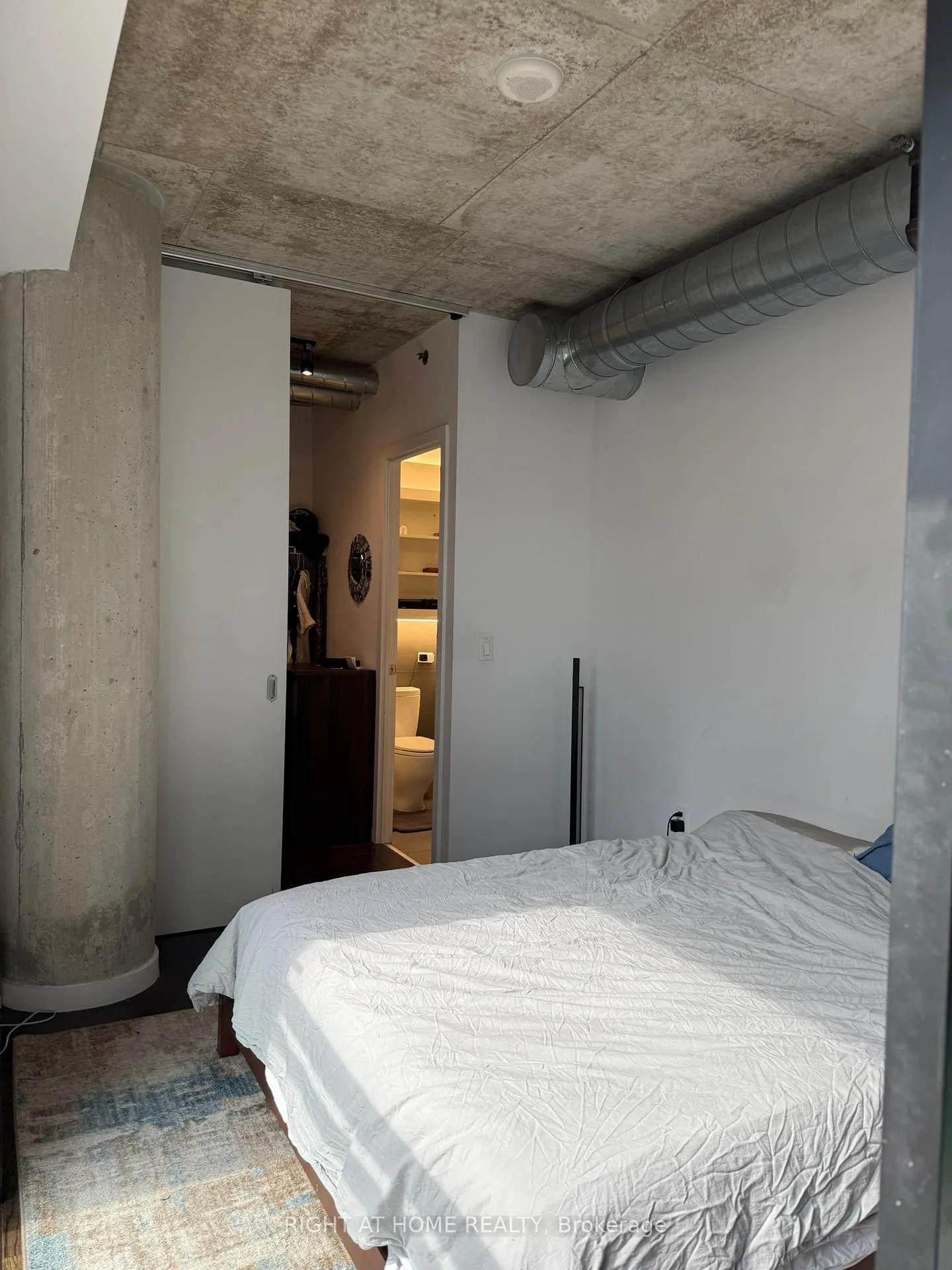 Photo 10 of Unit 414, 51 Trolley Crescent, Toronto, Waterfront Communities — HOMEH