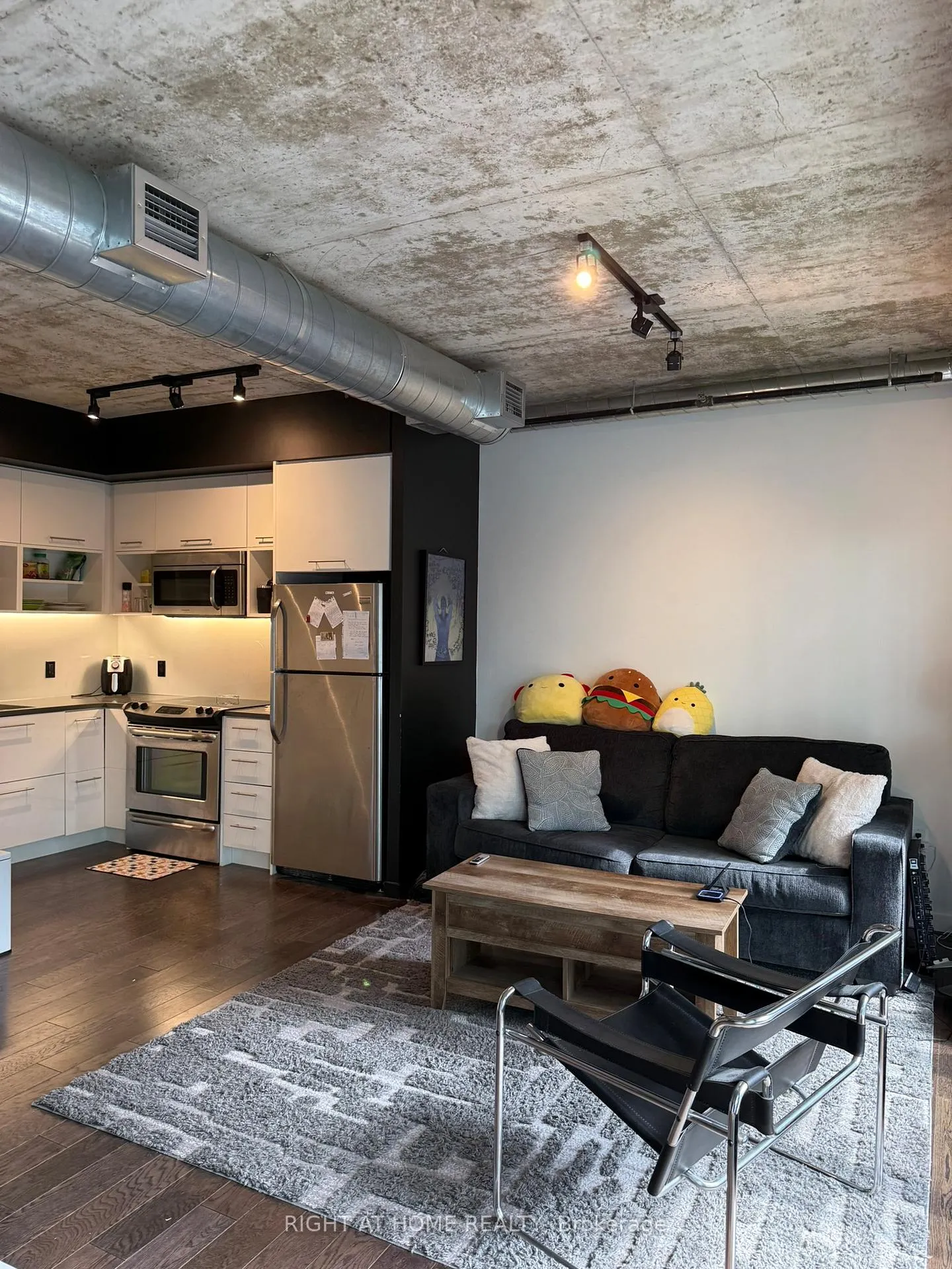 Photo 16 of Unit 414, 51 Trolley Crescent, Toronto, Waterfront Communities — HOMEH