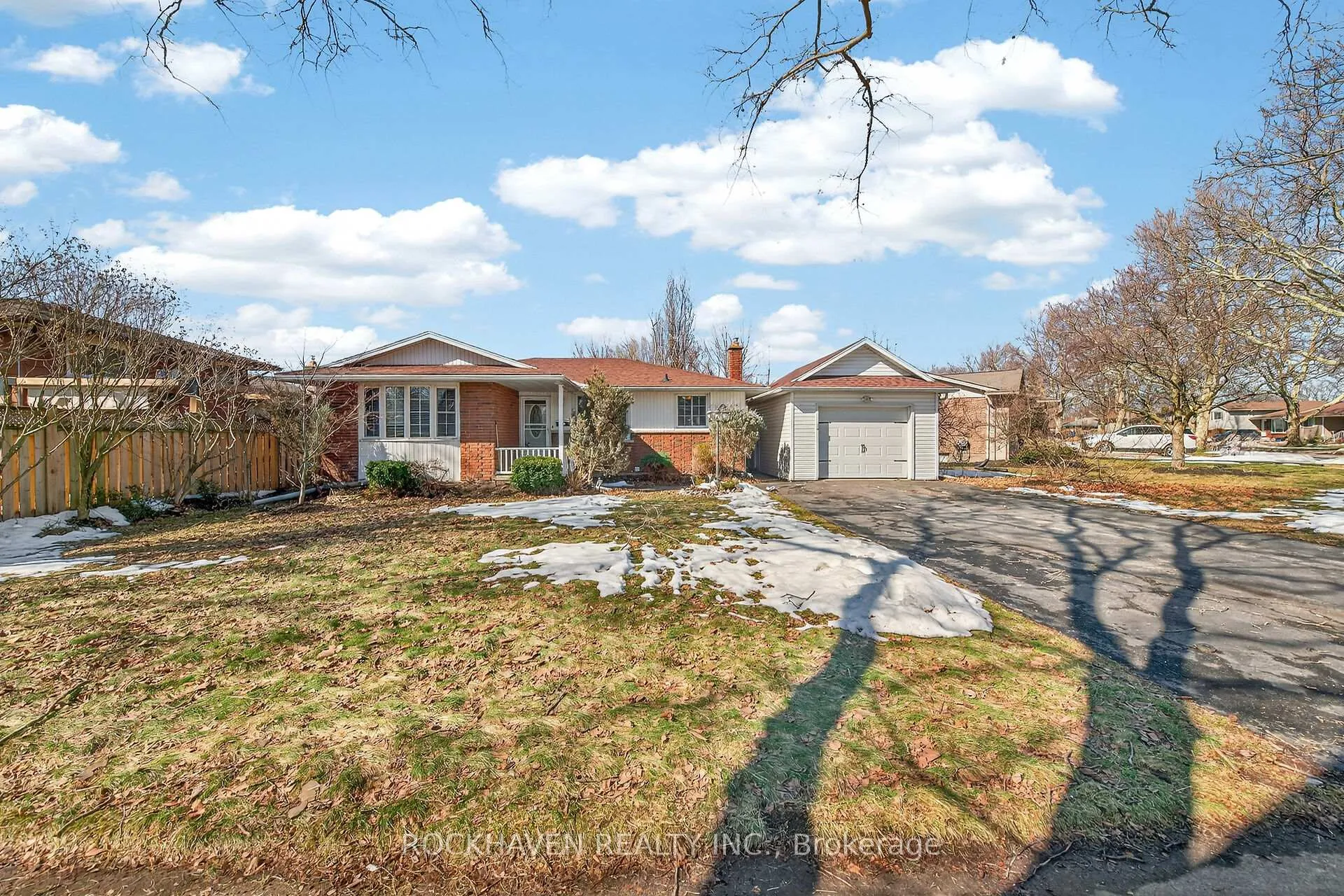 Photo 3 of 4569 Mitchell Avenue, Niagara Falls, Morrison — HOMEH
