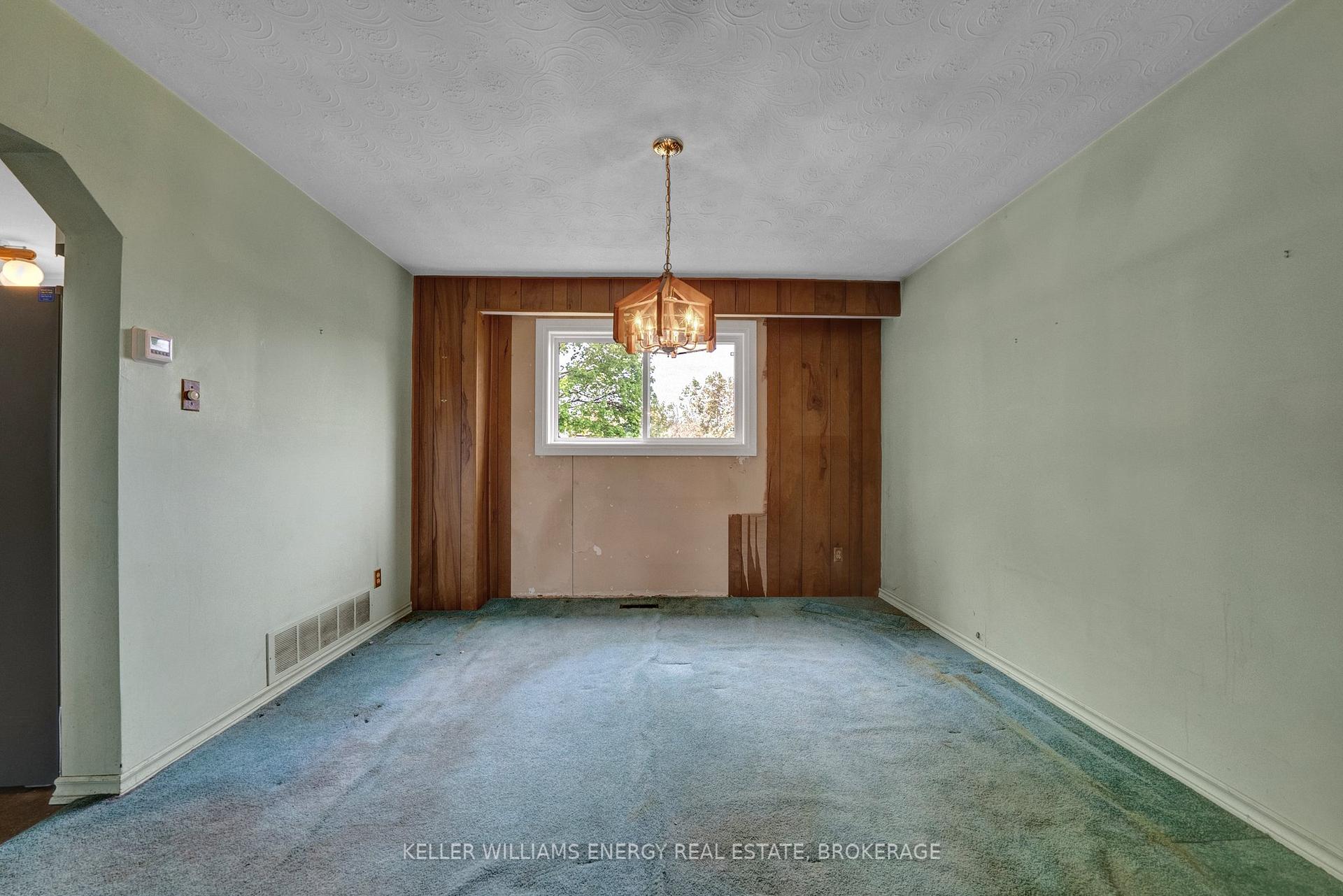 Photo 10 of 29 Parkington Crescent, Scarborough, Woburn — HOMEH
