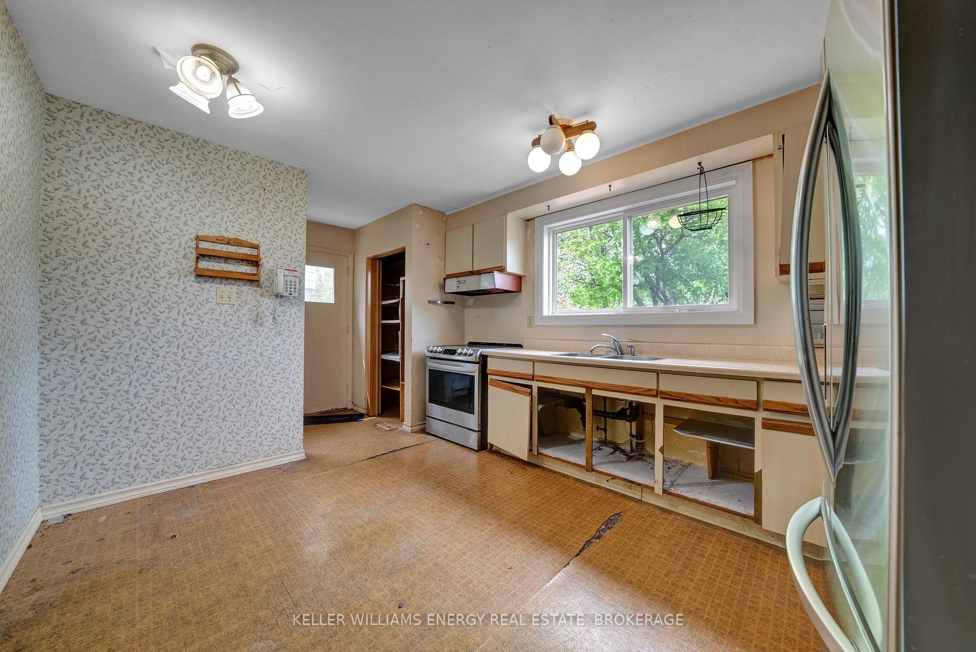 Photo 13 of 29 Parkington Crescent, Scarborough, Woburn — HOMEH
