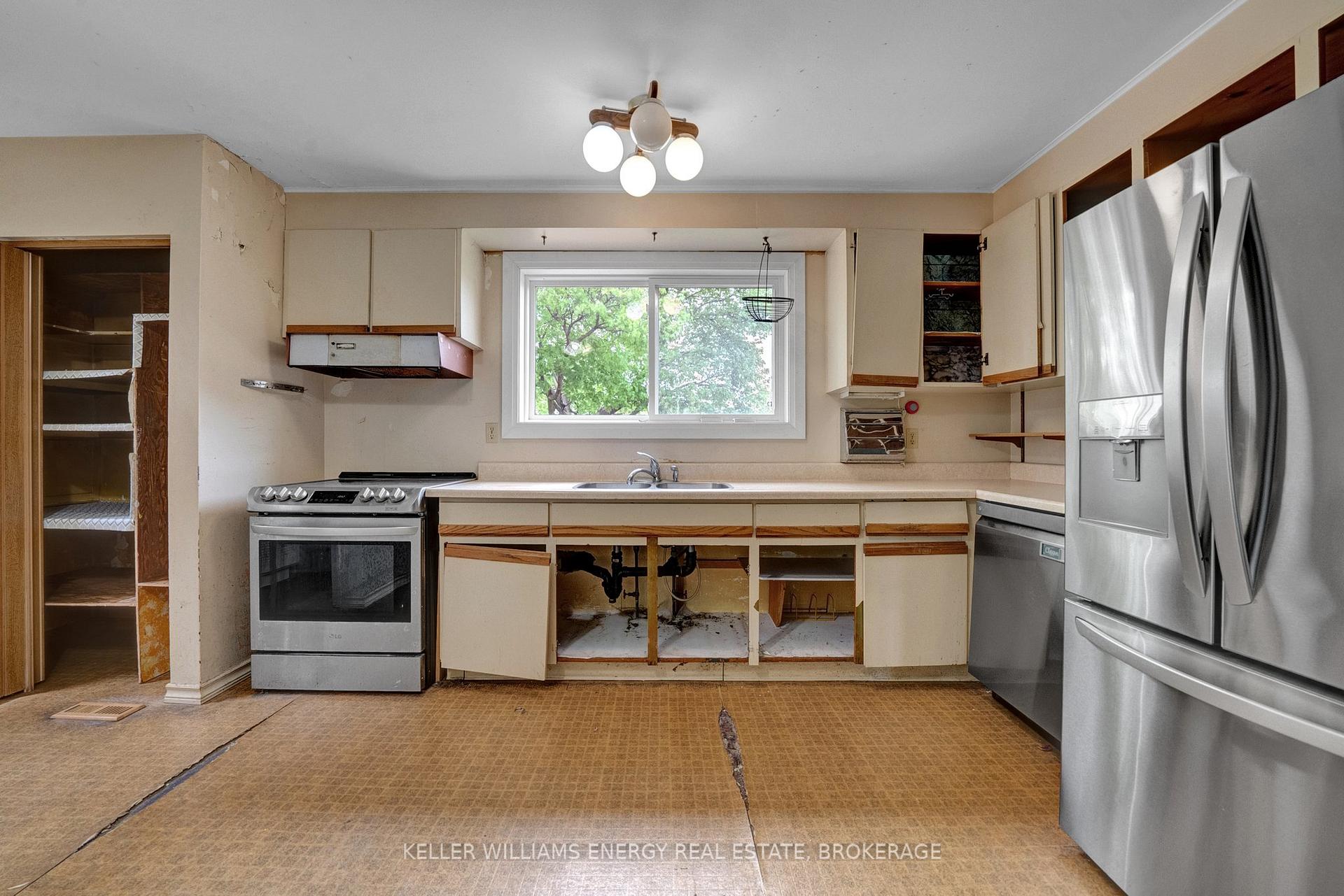 Photo 14 of 29 Parkington Crescent, Scarborough, Woburn — HOMEH