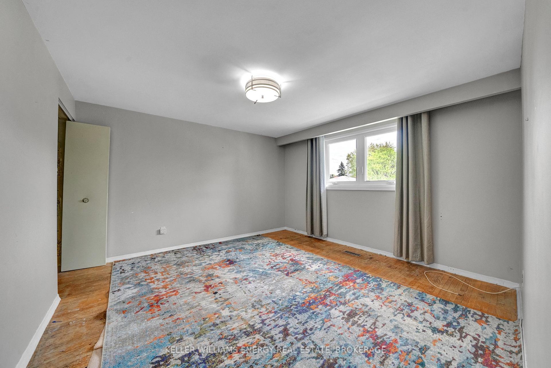 Photo 19 of 29 Parkington Crescent, Scarborough, Woburn — HOMEH