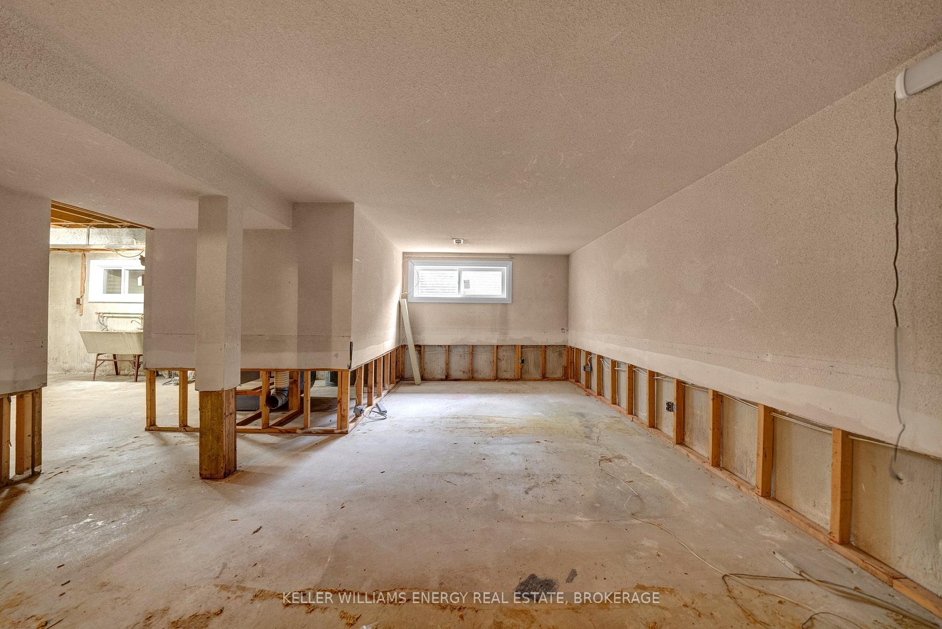 Photo 30 of 29 Parkington Crescent, Scarborough, Woburn — HOMEH