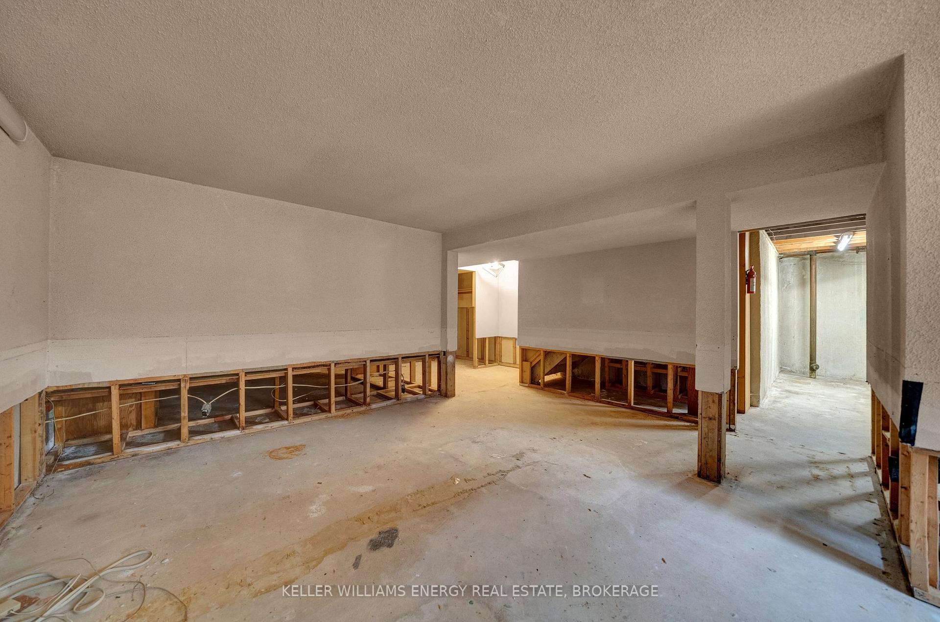Photo 32 of 29 Parkington Crescent, Scarborough, Woburn — HOMEH