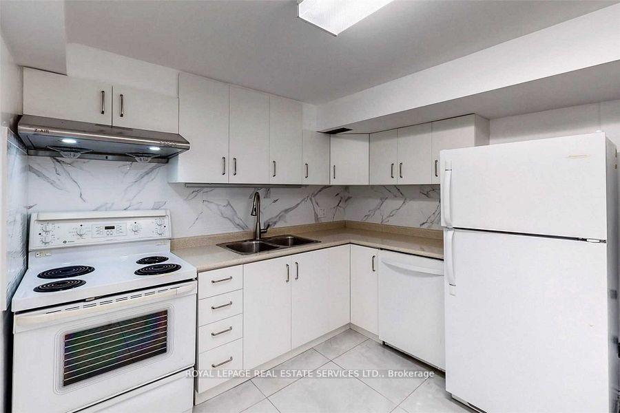 Photo 6 of Unit Bsmt, 36 Bradstone Square, Scarborough, Malvern — HOMEH