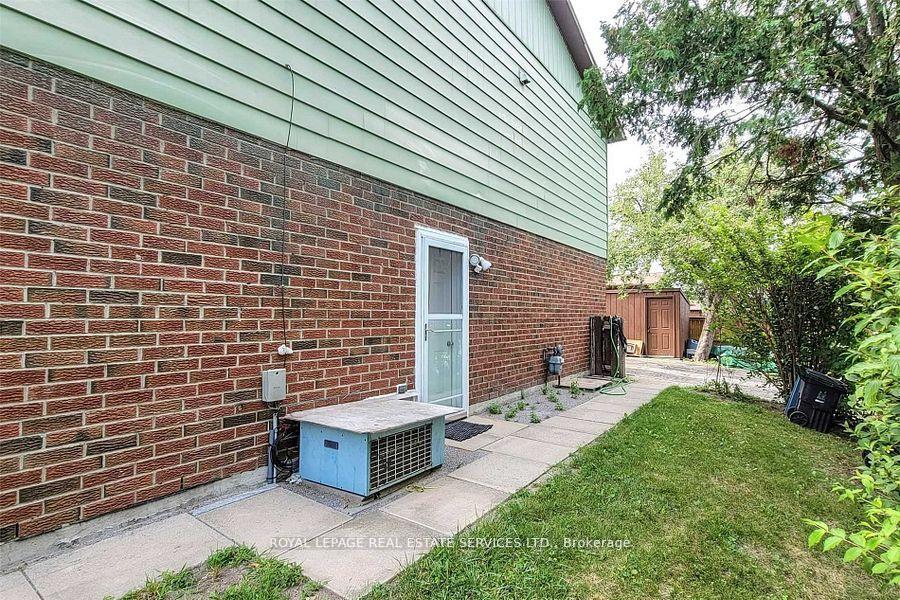 Photo 10 of Unit Bsmt, 36 Bradstone Square, Scarborough, Malvern — HOMEH