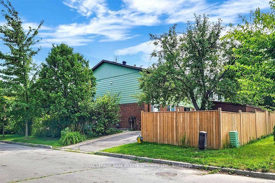 Photo 12 of Unit Bsmt, 36 Bradstone Square, Scarborough, Malvern — HOMEH