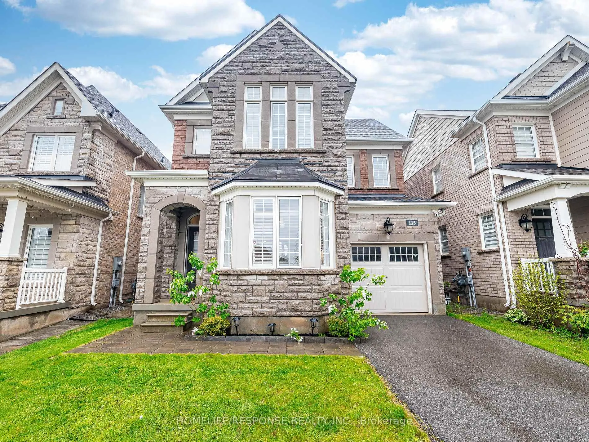 Front of 115 Beaveridge Avenue W
