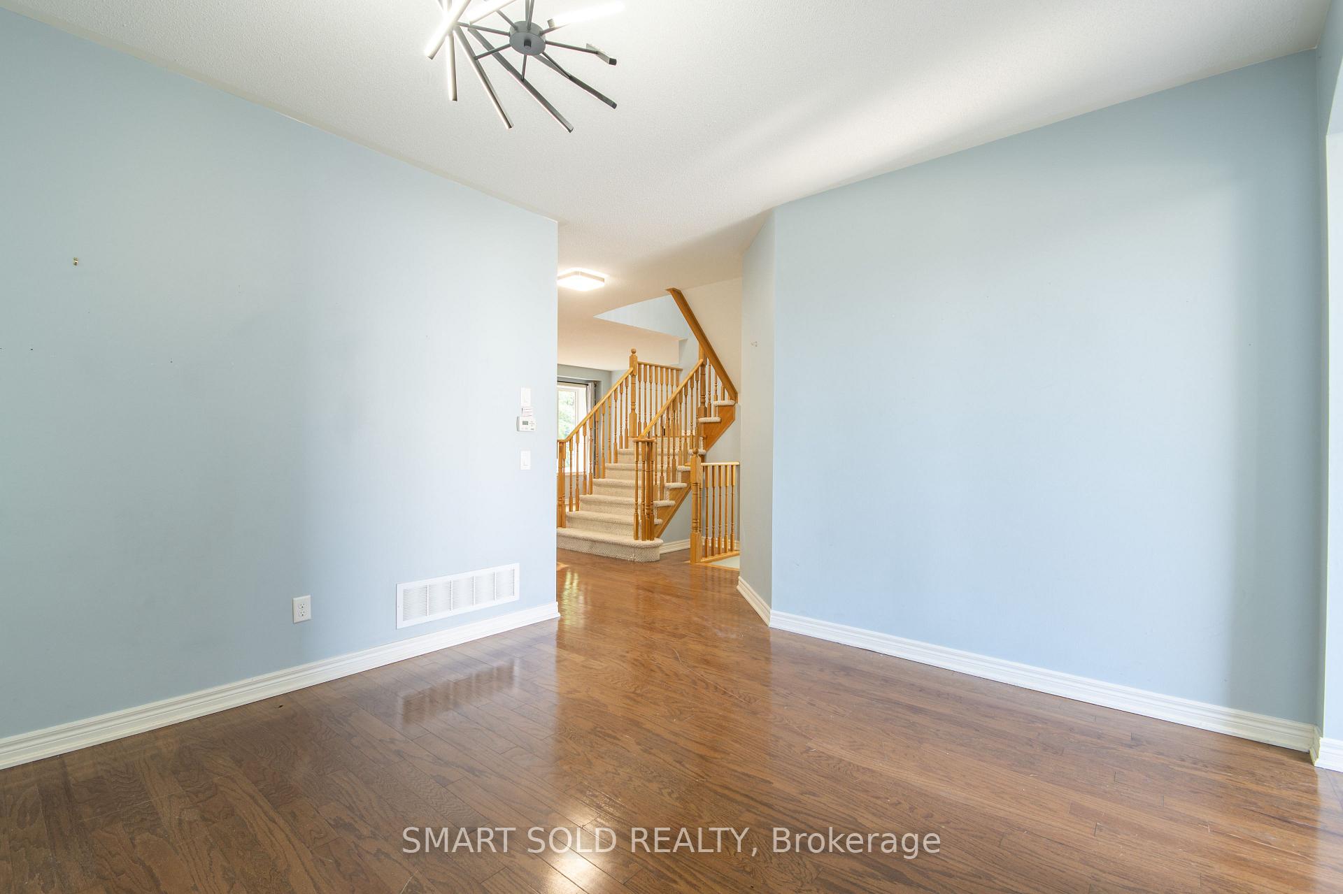 Photo 5 of 108 Winterberry Boulevard, Thorold, Confederation Heights — HOMEH