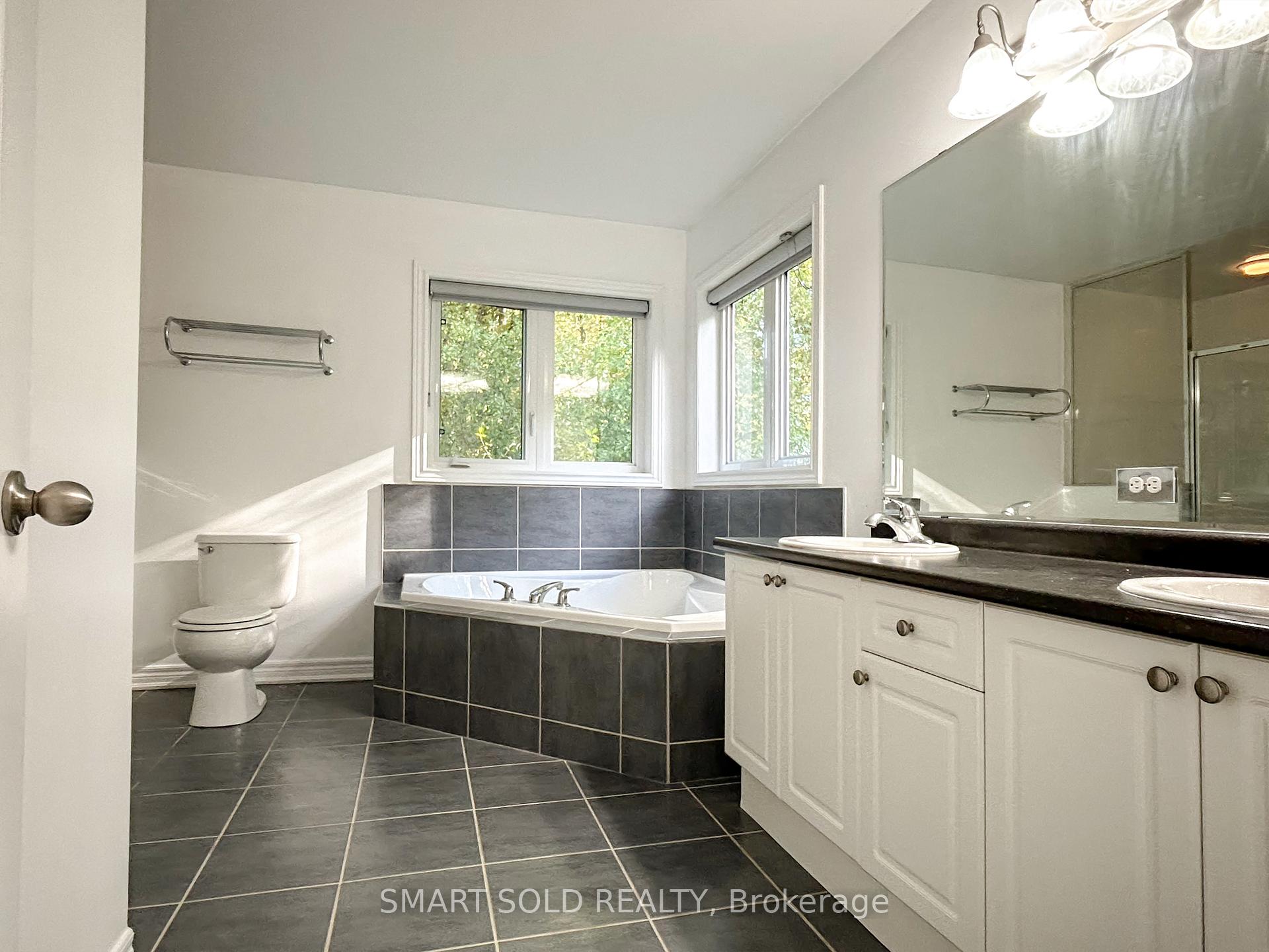 Photo 19 of 108 Winterberry Boulevard, Thorold, Confederation Heights — HOMEH