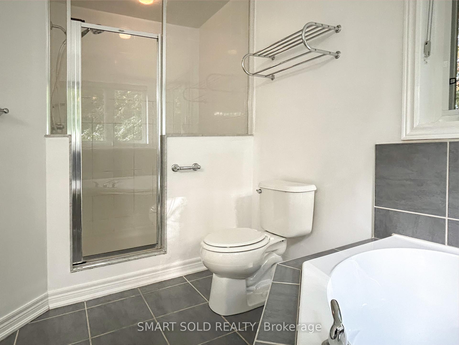 Photo 20 of 108 Winterberry Boulevard, Thorold, Confederation Heights — HOMEH