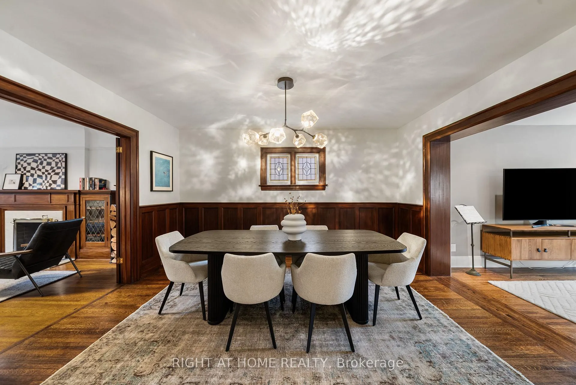 Photo 9 of 113 Eastbourne Avenue, Toronto, Yonge-Eglinton — HOMEH