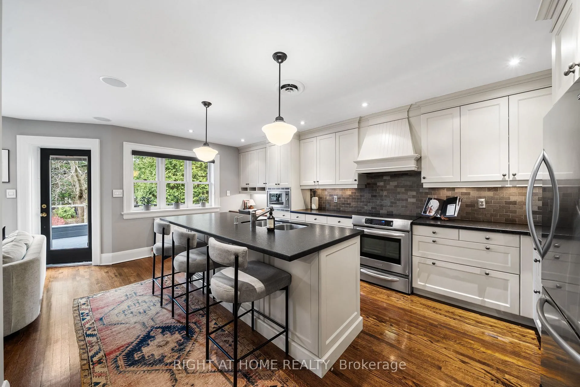 Photo 12 of 113 Eastbourne Avenue, Toronto, Yonge-Eglinton — HOMEH