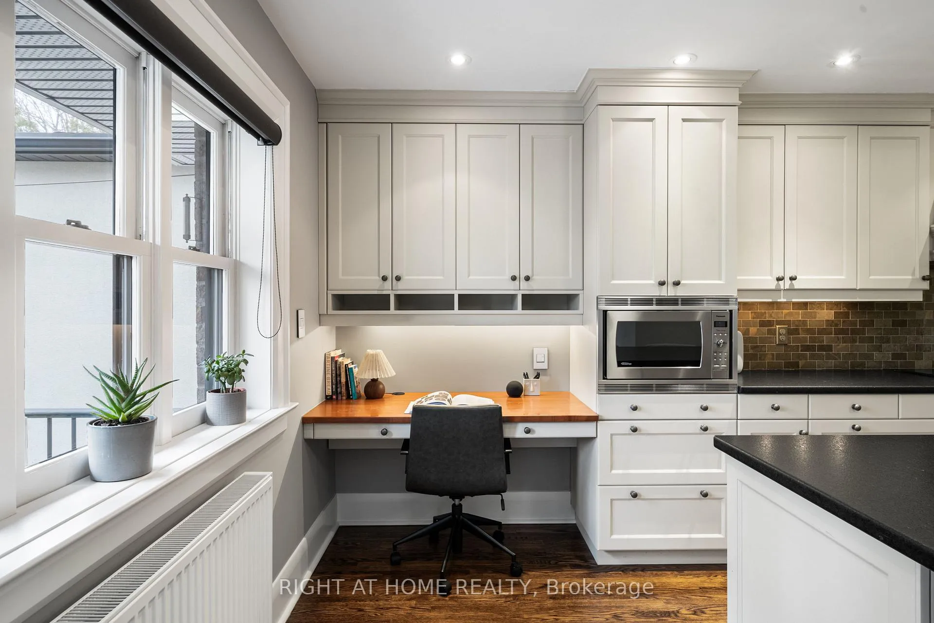 Photo 15 of 113 Eastbourne Avenue, Toronto, Yonge-Eglinton — HOMEH