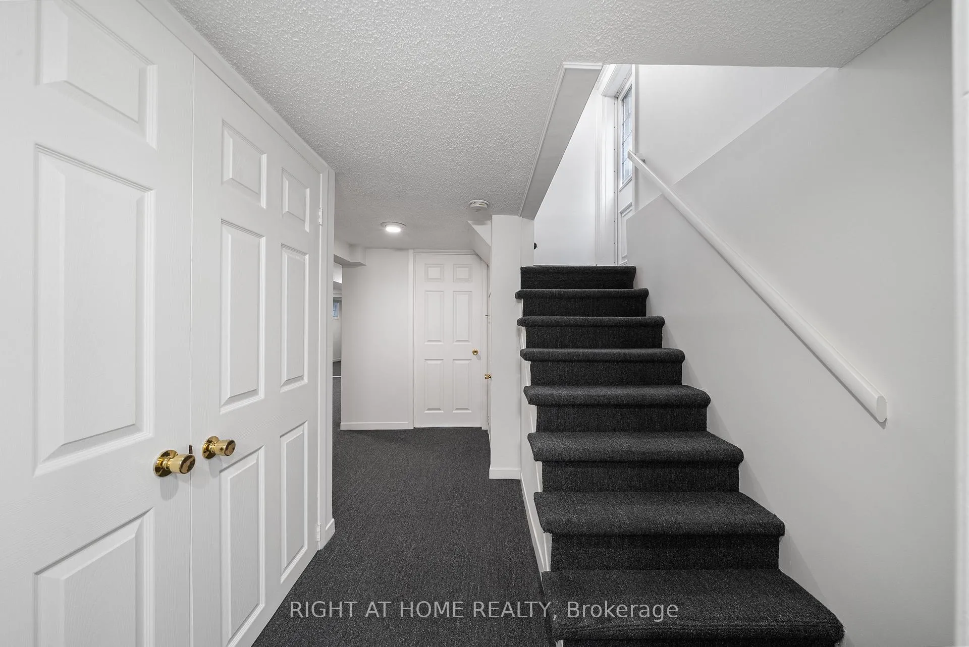 Photo 33 of 113 Eastbourne Avenue, Toronto, Yonge-Eglinton — HOMEH
