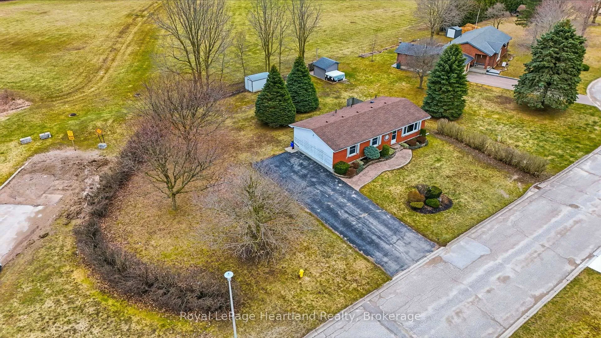 Photo 43 of 284 Manor Road, North Huron, Wingham — HOMEH