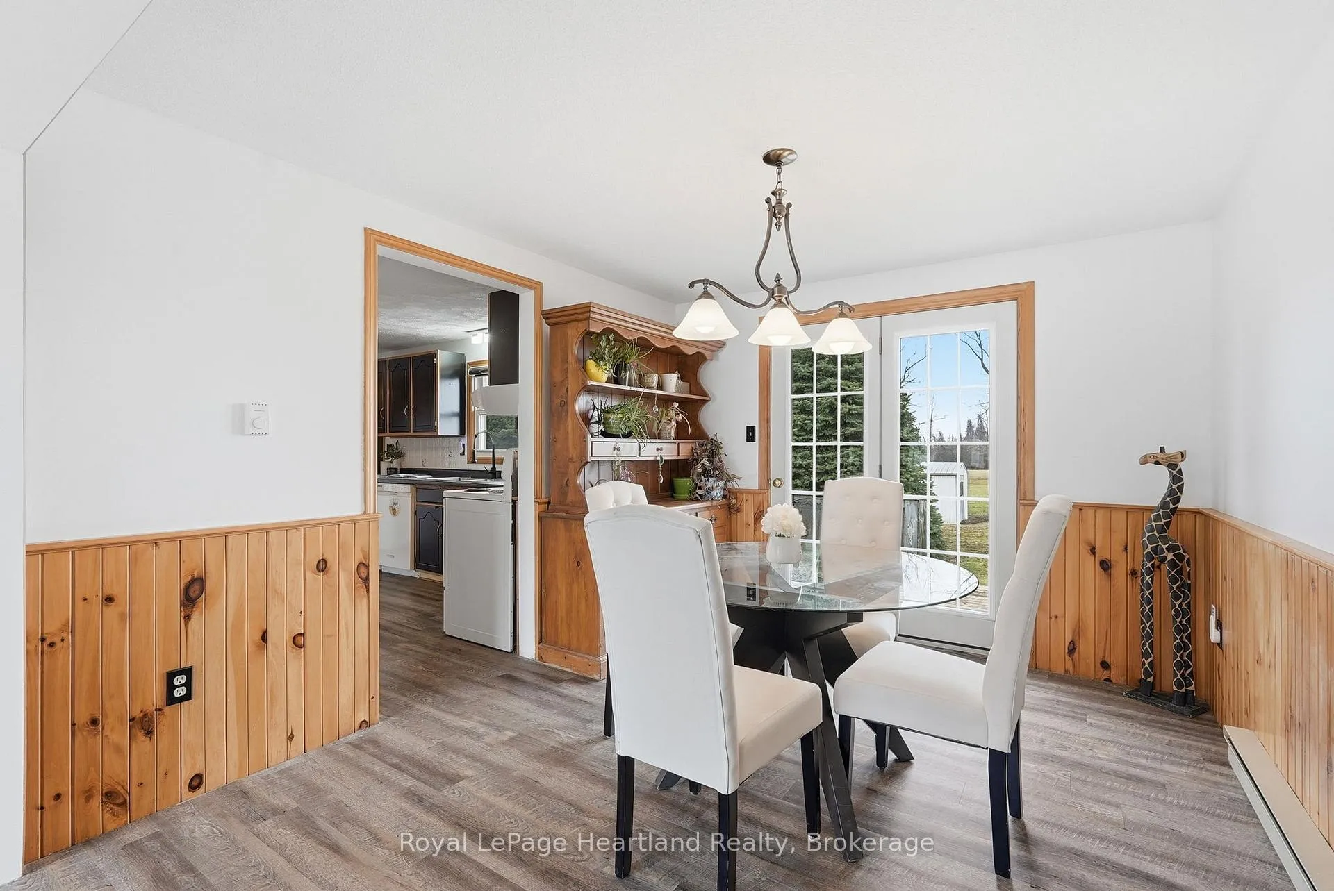 Photo 14 of 284 Manor Road, North Huron, Wingham — HOMEH