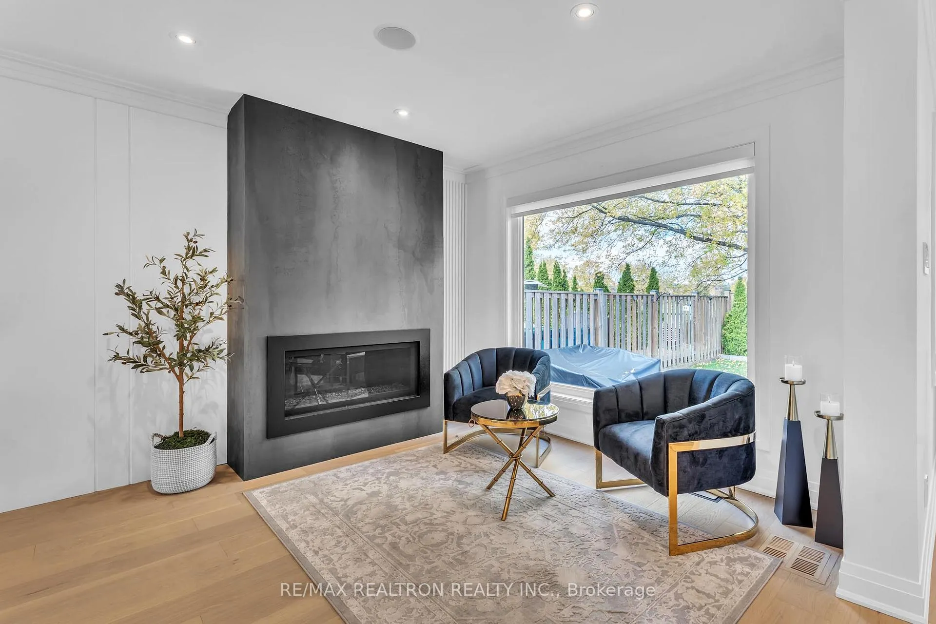 Photo 9 of 42 Butterfield Crescent, Vaughan, Maple — HOMEH