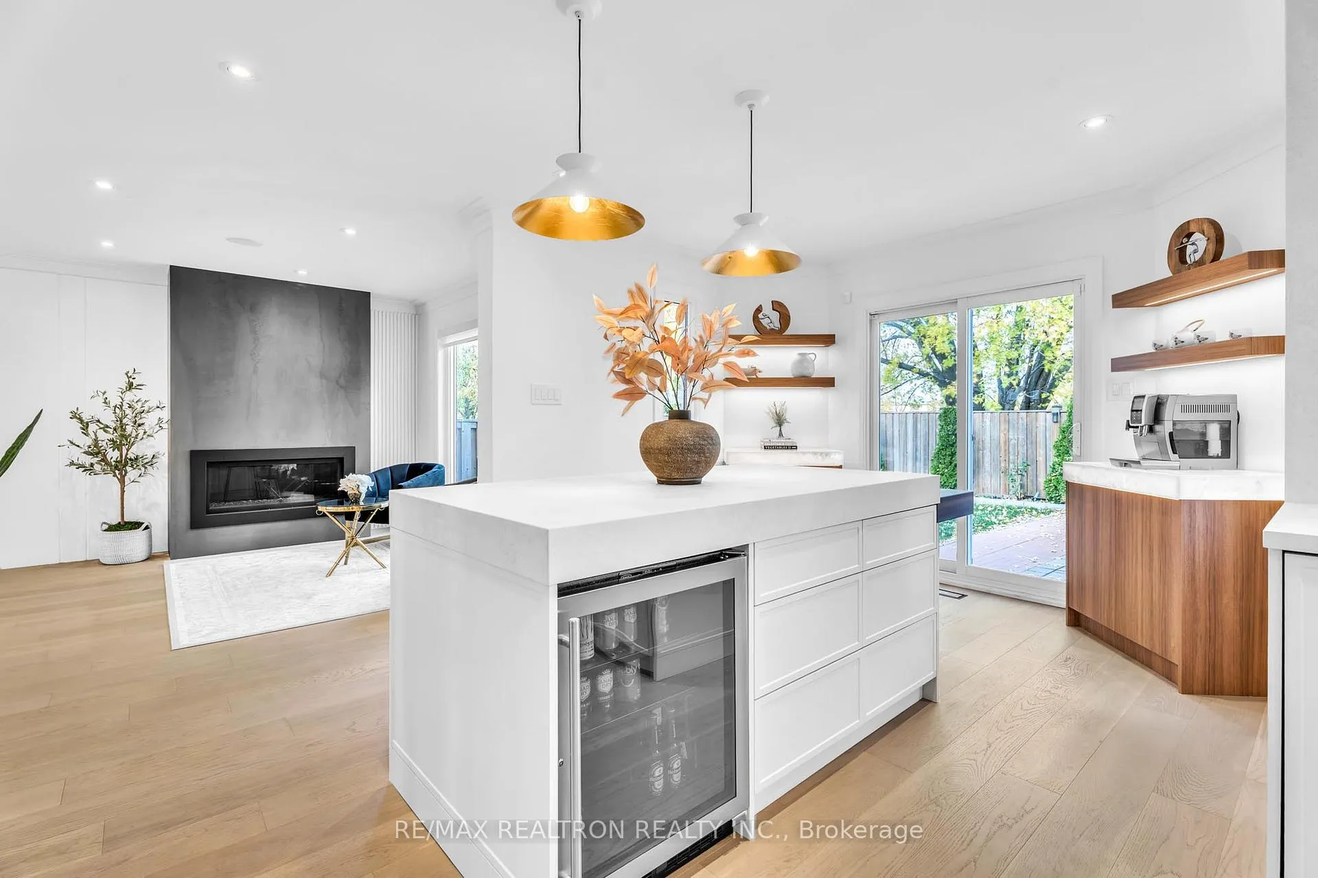 Photo 12 of 42 Butterfield Crescent, Vaughan, Maple — HOMEH