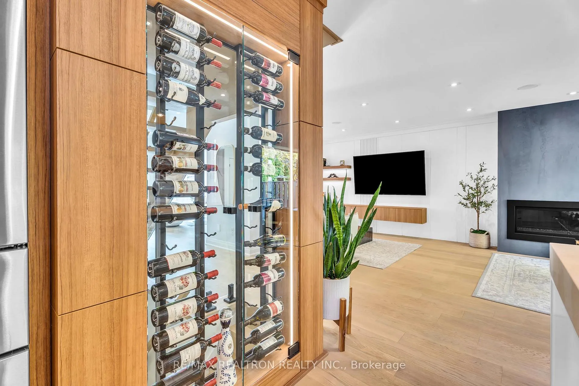 Photo 14 of 42 Butterfield Crescent, Vaughan, Maple — HOMEH