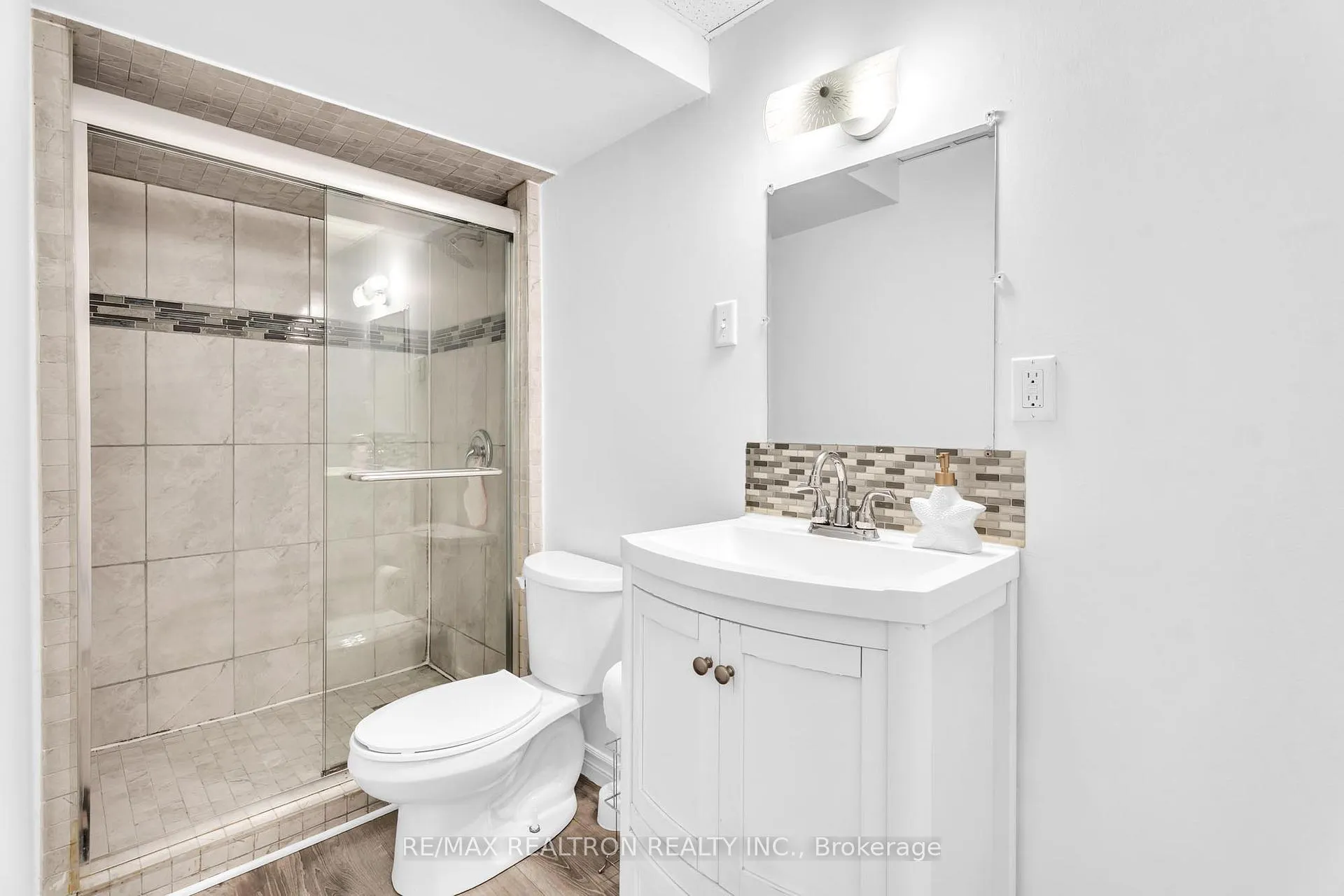 Photo 33 of 42 Butterfield Crescent, Vaughan, Maple — HOMEH