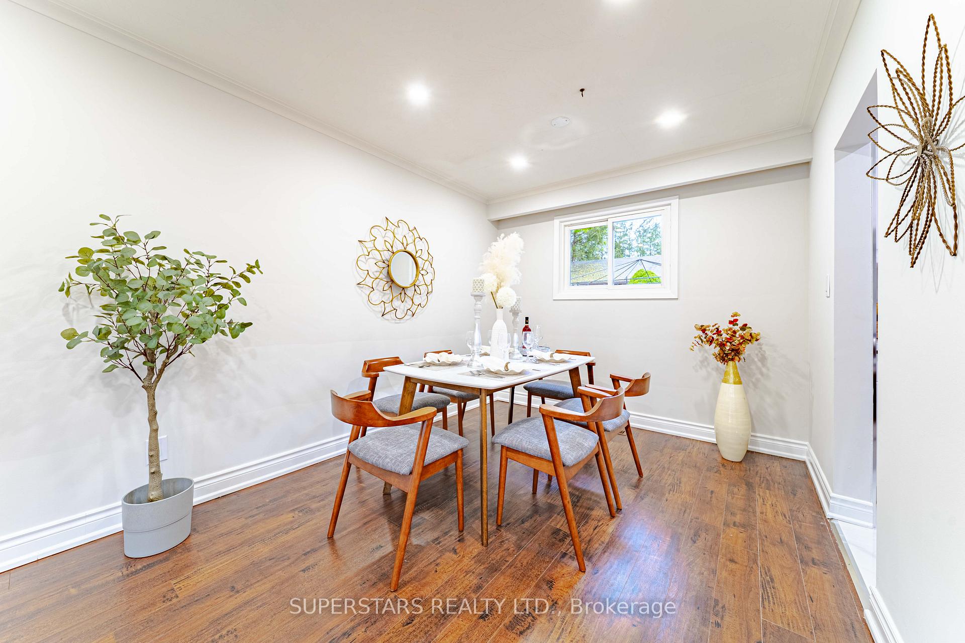 Photo 4 of 1 Mayhill Crescent, Scarborough, Woburn — HOMEH