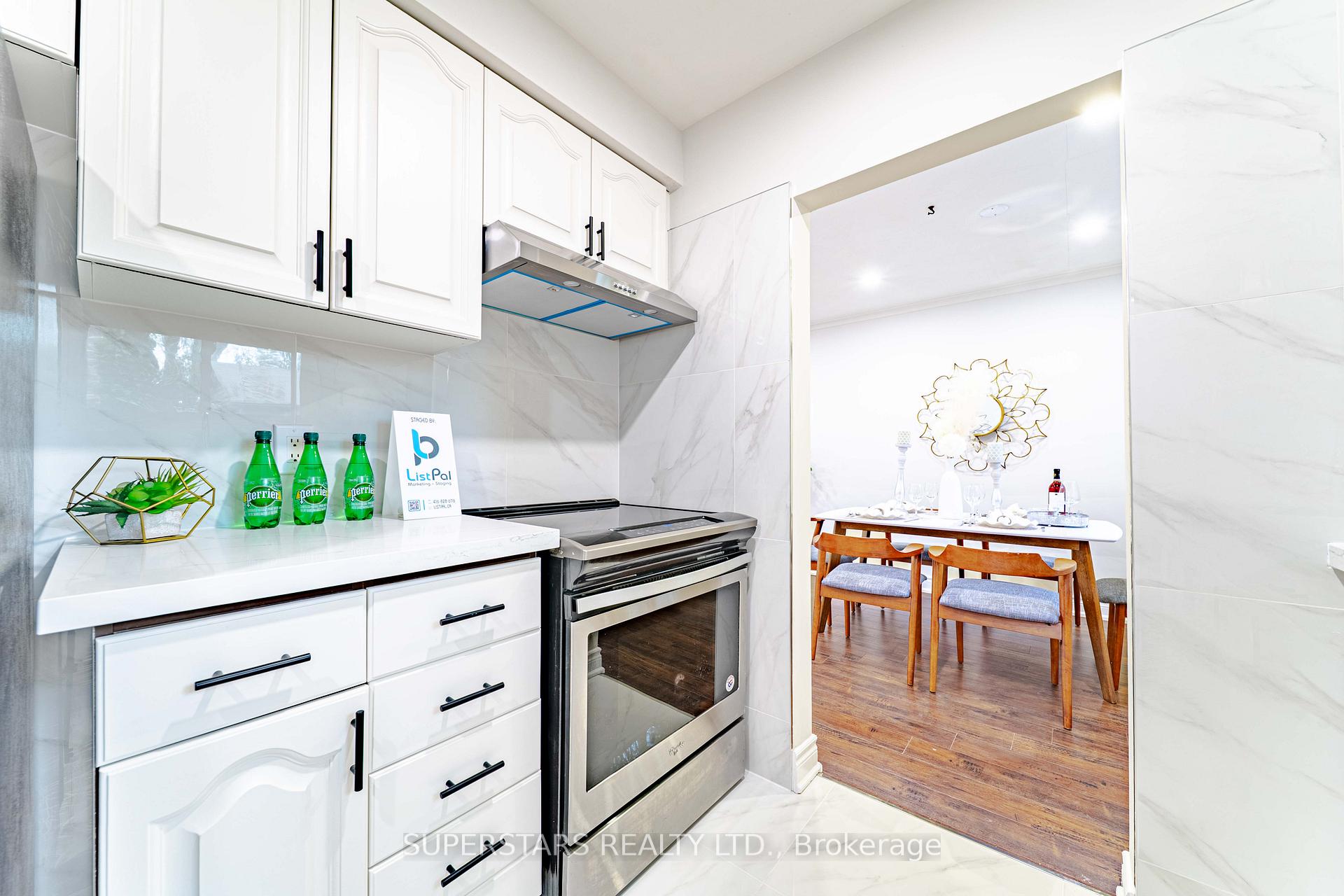 Photo 7 of 1 Mayhill Crescent, Scarborough, Woburn — HOMEH