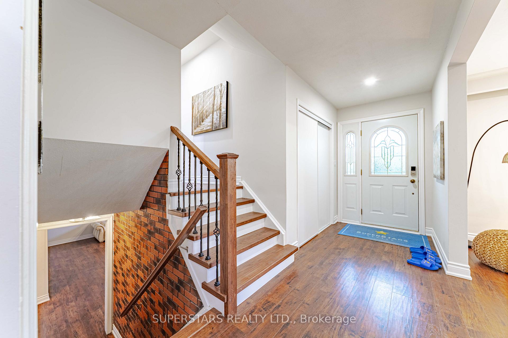 Photo 10 of 1 Mayhill Crescent, Scarborough, Woburn — HOMEH