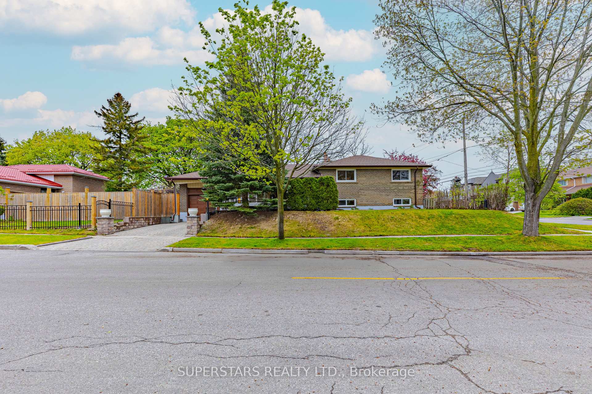 Photo 30 of 1 Mayhill Crescent, Scarborough, Woburn — HOMEH