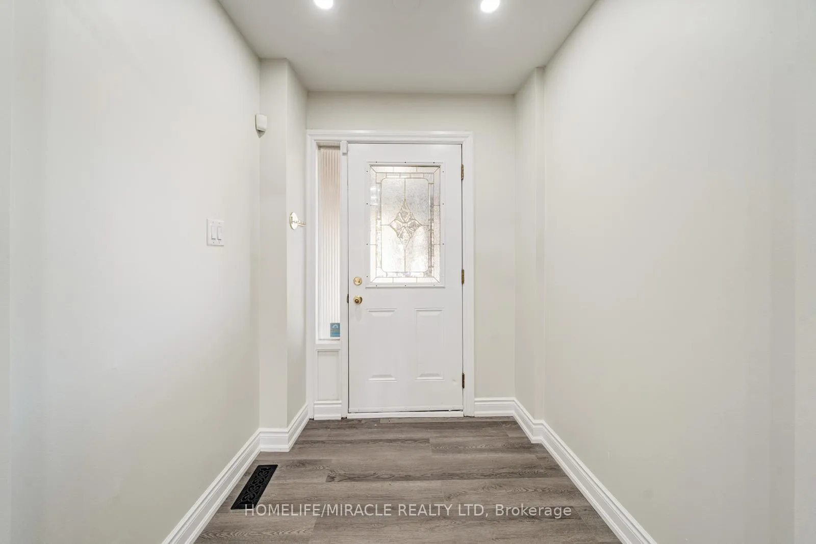 Photo 4 of 100 Kozlov Street, Barrie, Sunnidale — HOMEH