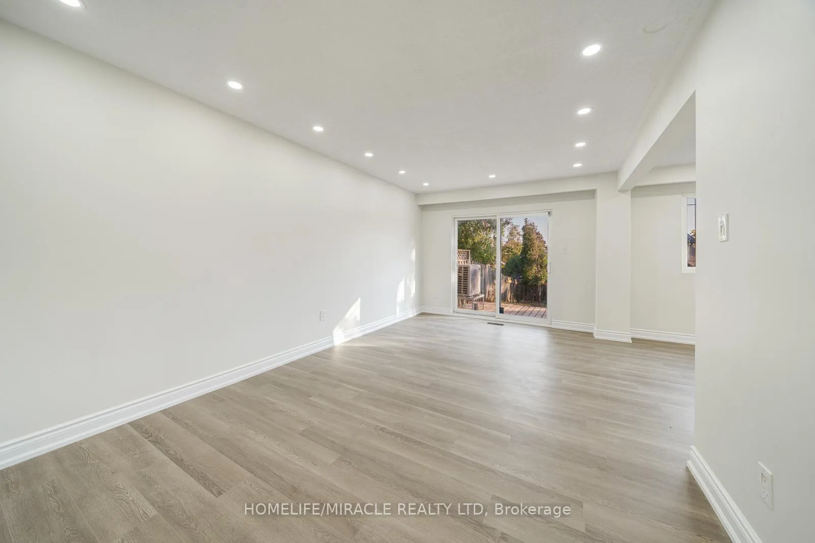 Photo 6 of 100 Kozlov Street, Barrie, Sunnidale — HOMEH