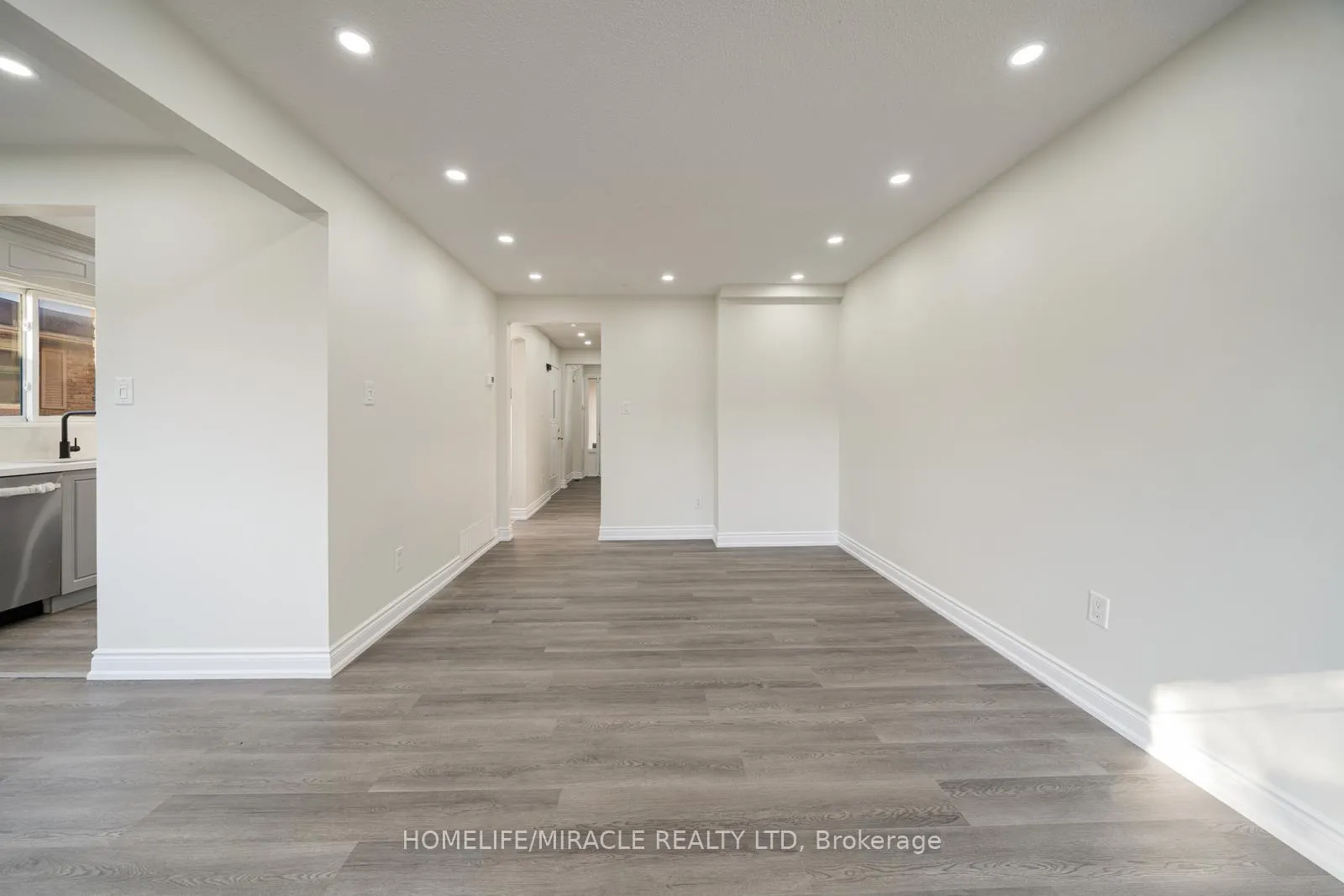 Photo 8 of 100 Kozlov Street, Barrie, Sunnidale — HOMEH