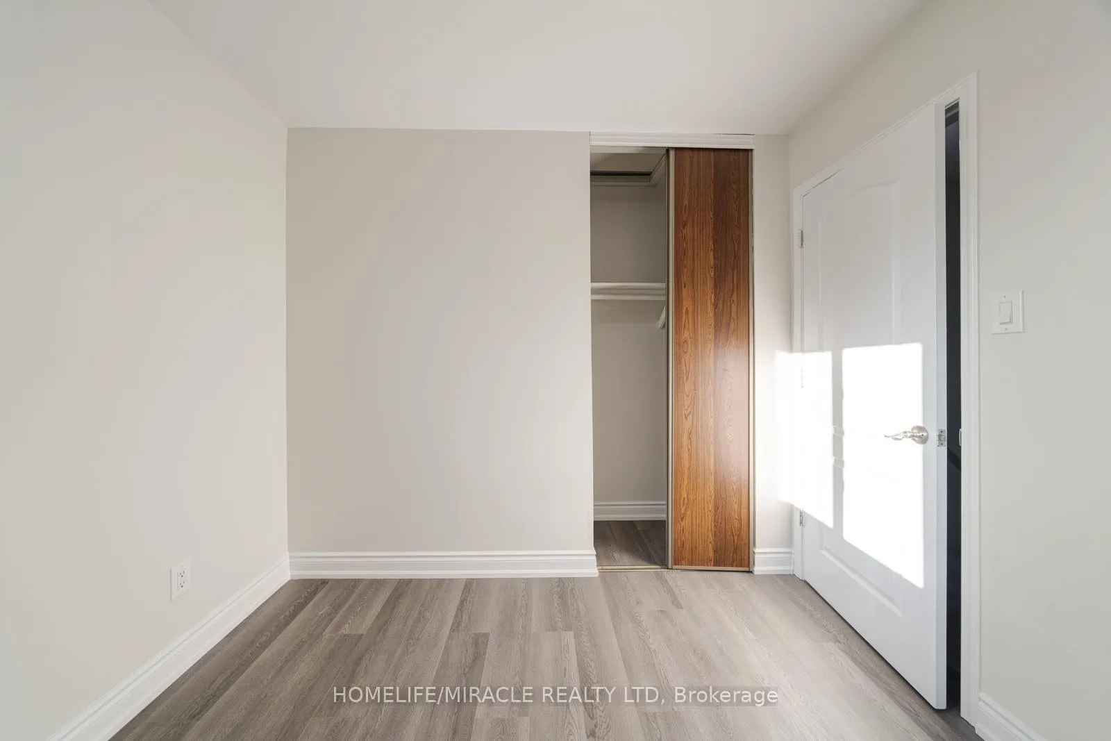 Photo 30 of 100 Kozlov Street, Barrie, Sunnidale — HOMEH