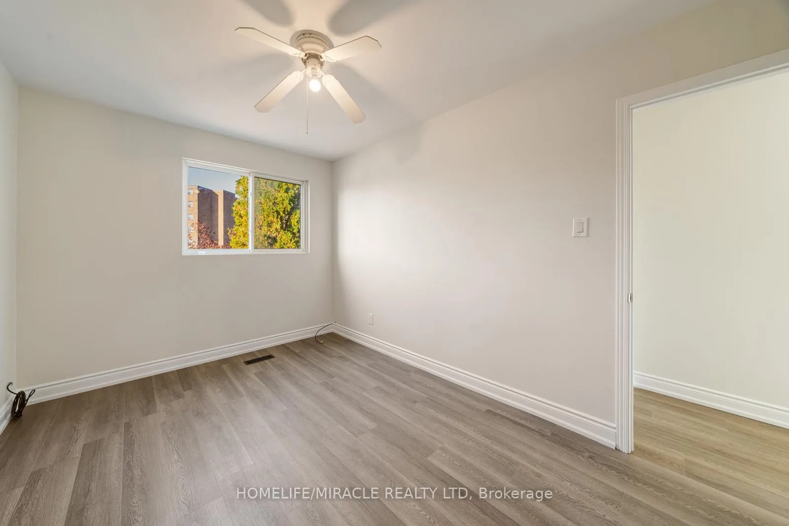Photo 36 of 100 Kozlov Street, Barrie, Sunnidale — HOMEH