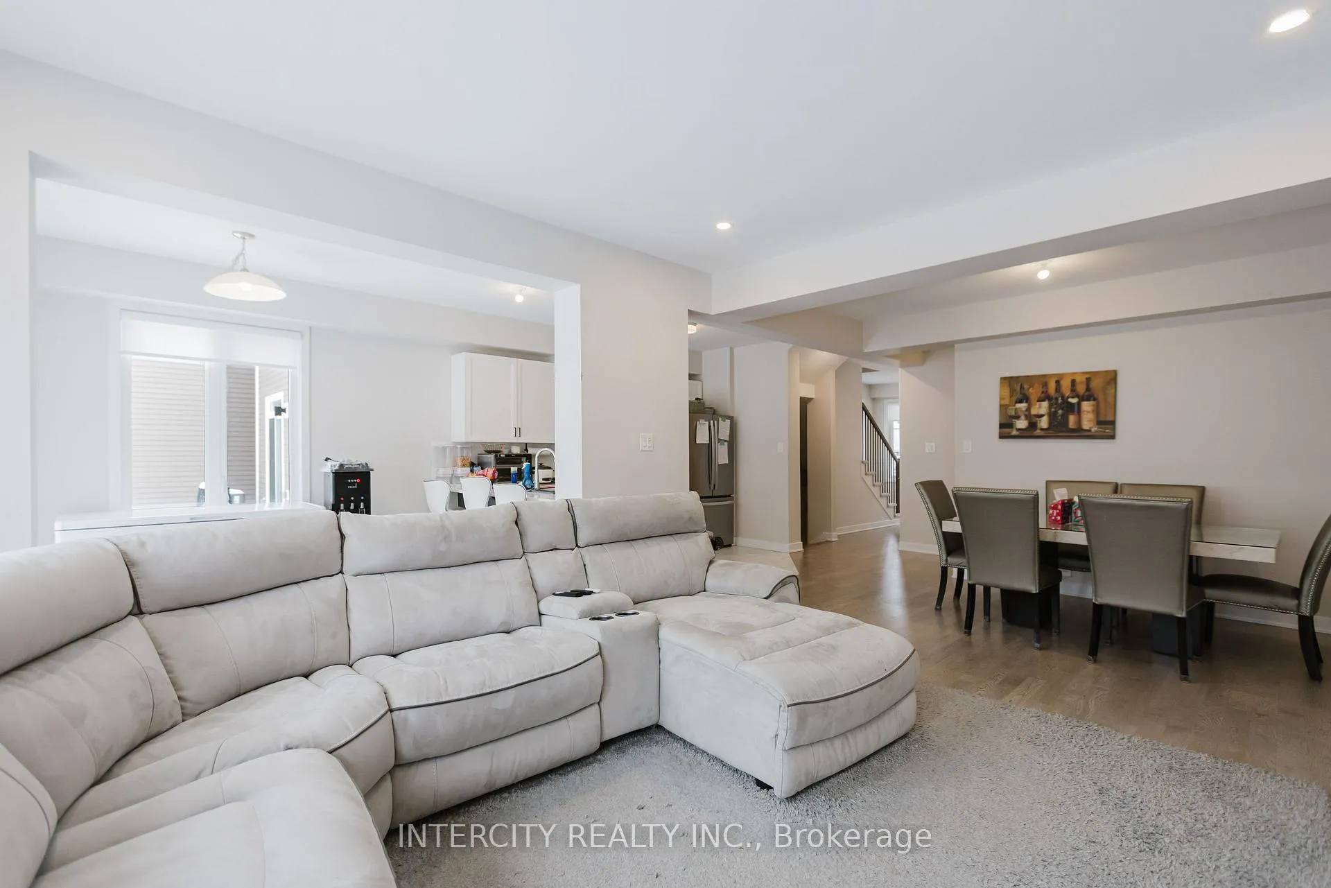 Photo 15 of 124 Hackamore Crescent, Ottawa, Goulbourn Twp From Franktown Rd/South To Rideau — HOMEH