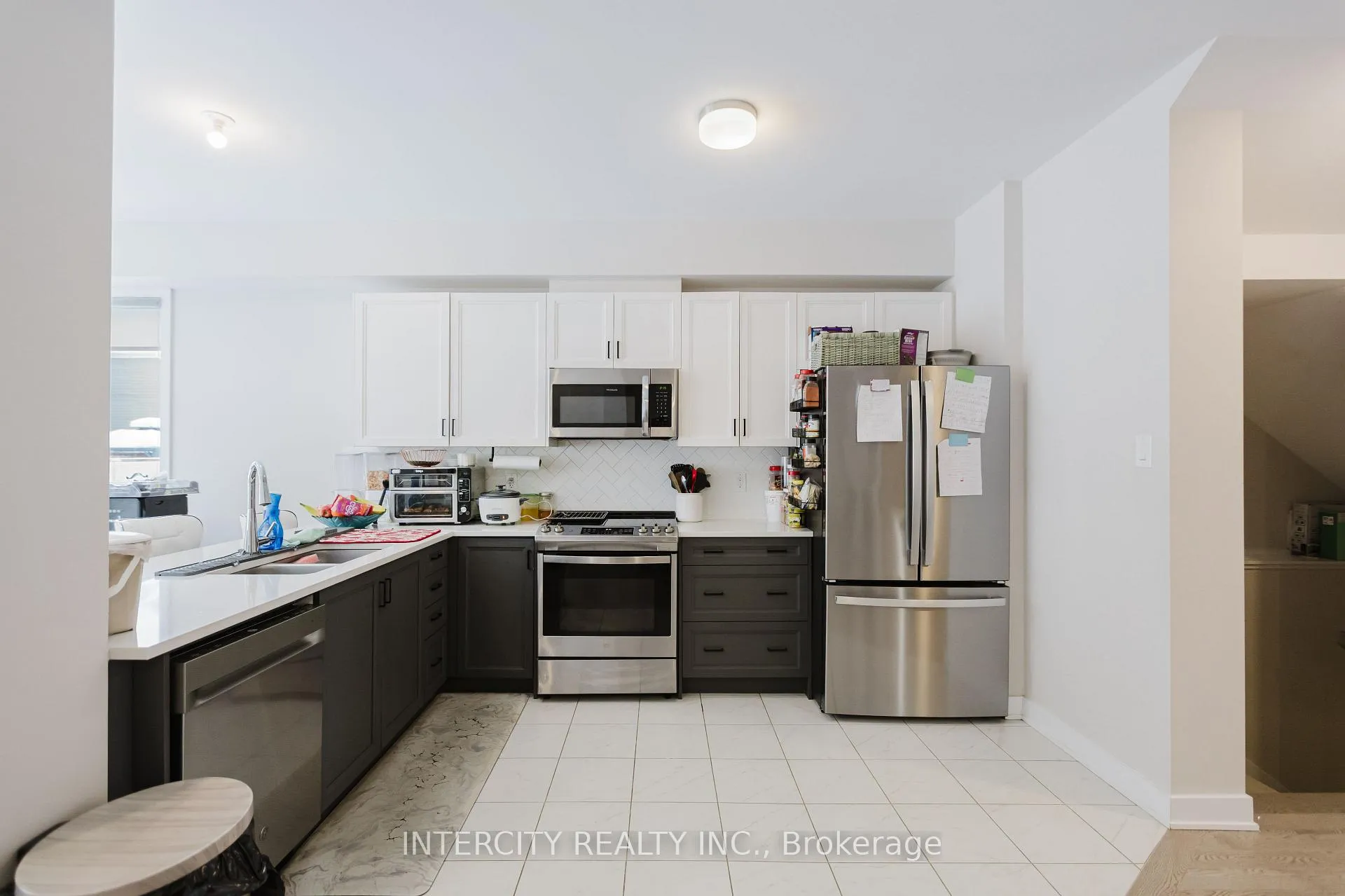 Photo 16 of 124 Hackamore Crescent, Ottawa, Goulbourn Twp From Franktown Rd/South To Rideau — HOMEH