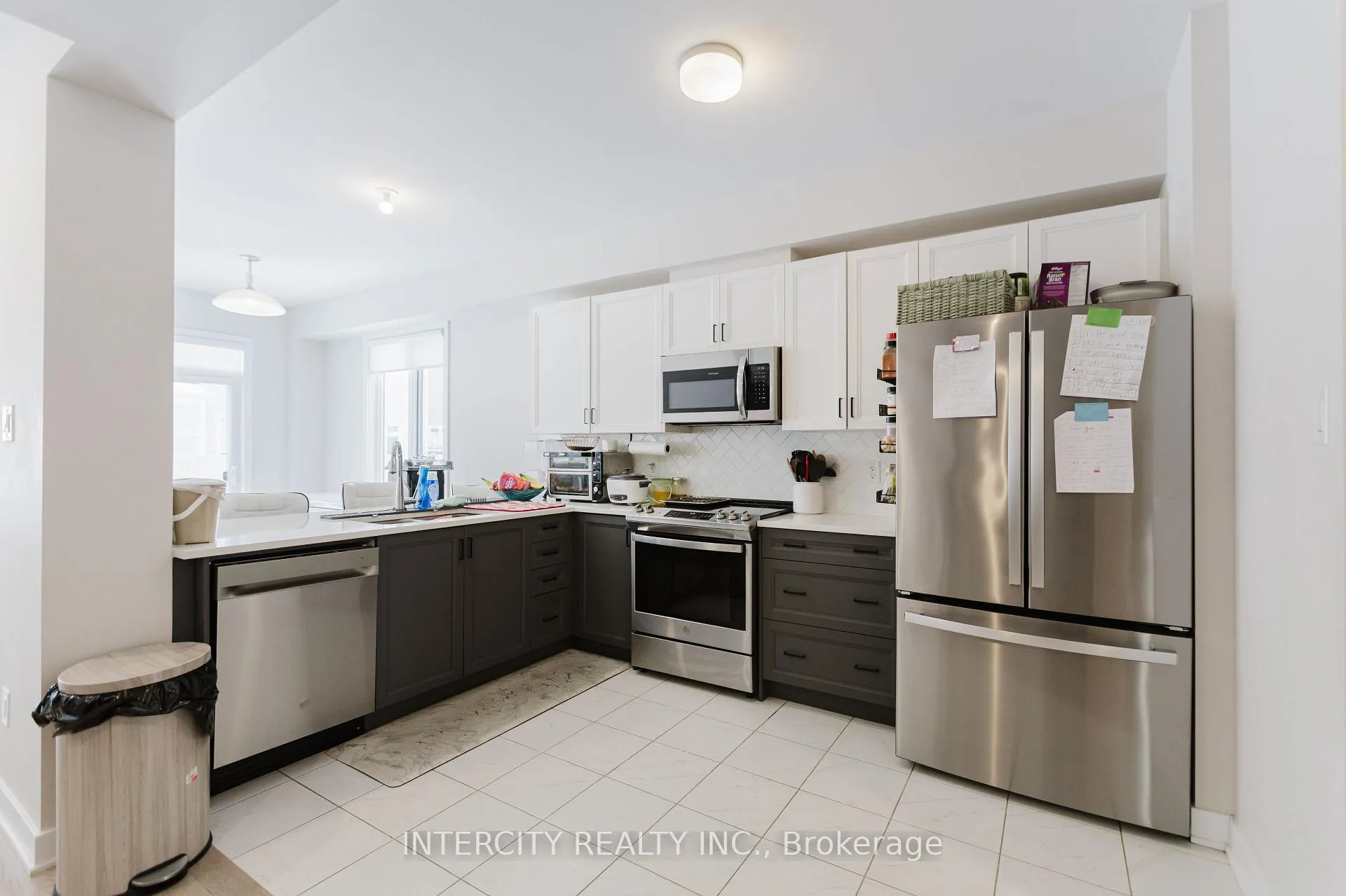 Photo 17 of 124 Hackamore Crescent, Ottawa, Goulbourn Twp From Franktown Rd/South To Rideau — HOMEH
